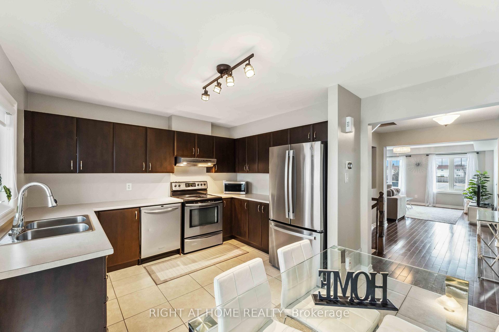 Photo 12 of 3905 Strandherd Drive, Ottawa, Barrhaven - Heritage Park — HOMEH