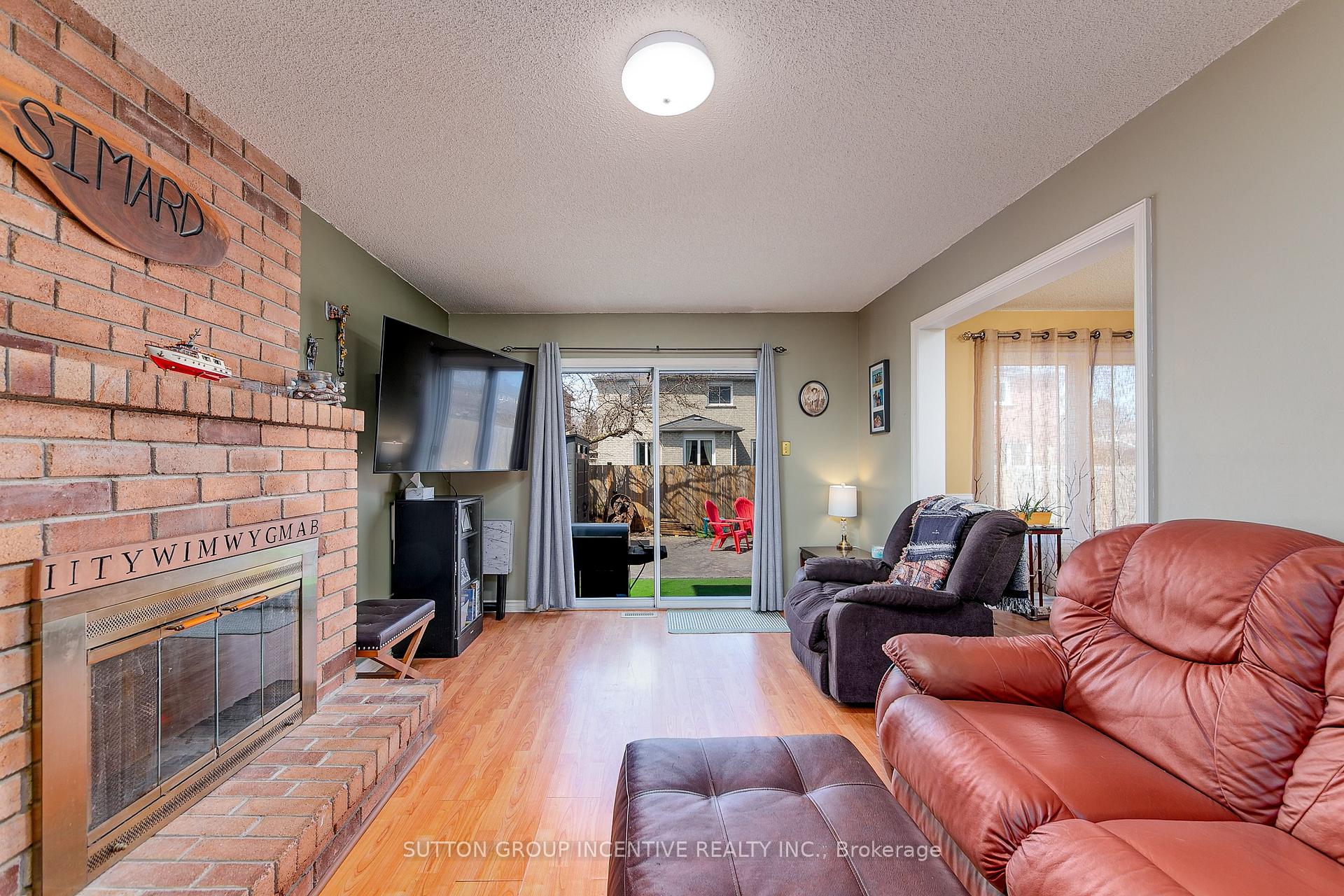 Photo 10 of 304 Hickling Trail, Barrie, Grove East — HOMEH