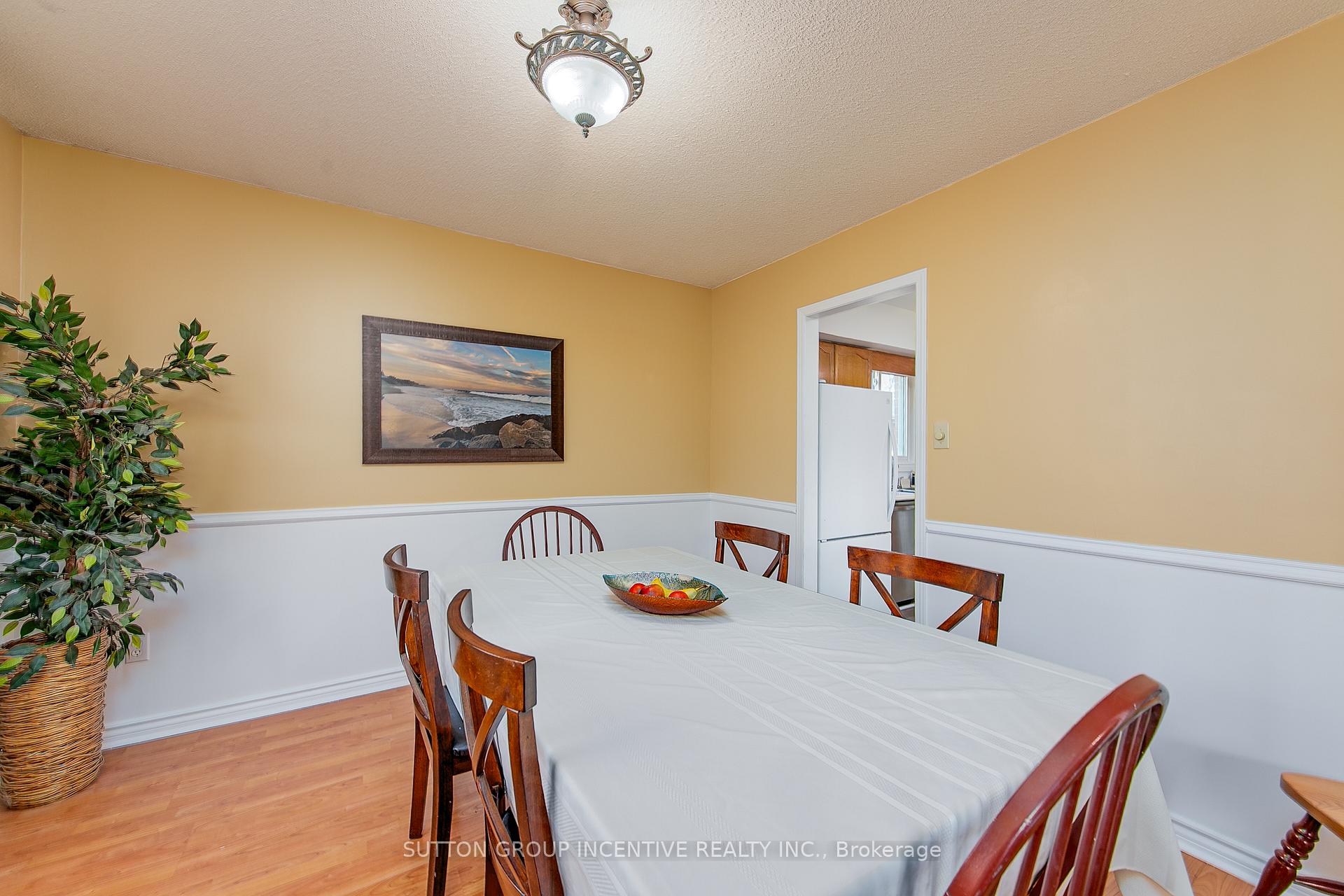 Photo 12 of 304 Hickling Trail, Barrie, Grove East — HOMEH