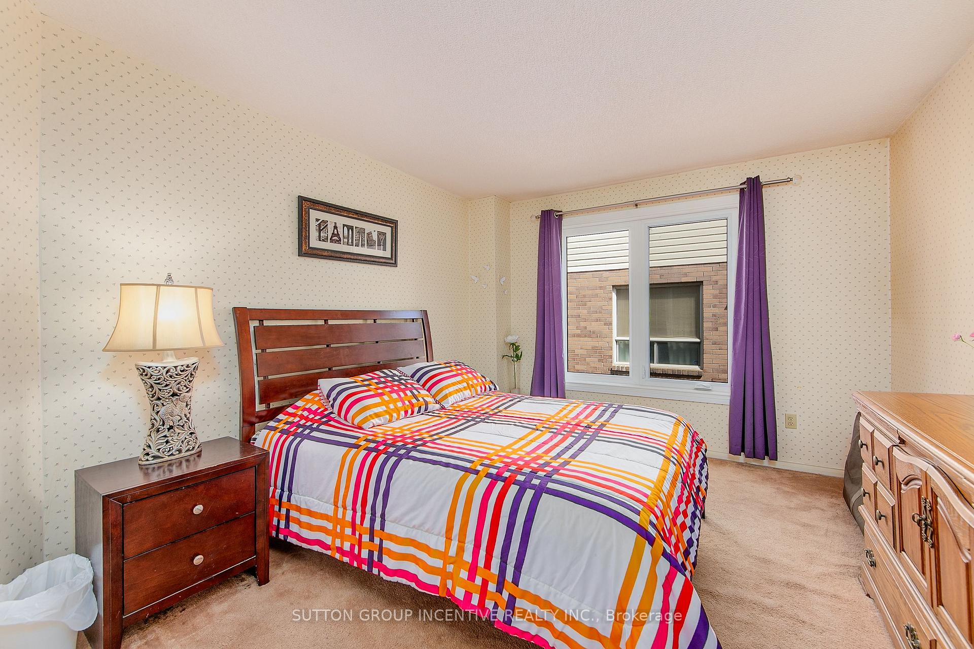 Photo 14 of 304 Hickling Trail, Barrie, Grove East — HOMEH