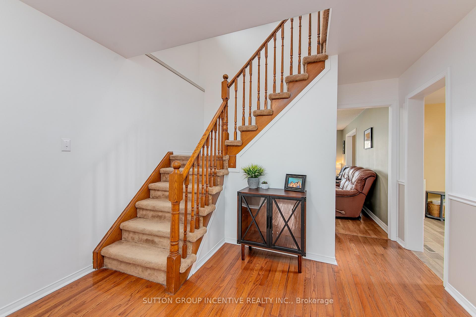 Photo 16 of 304 Hickling Trail, Barrie, Grove East — HOMEH
