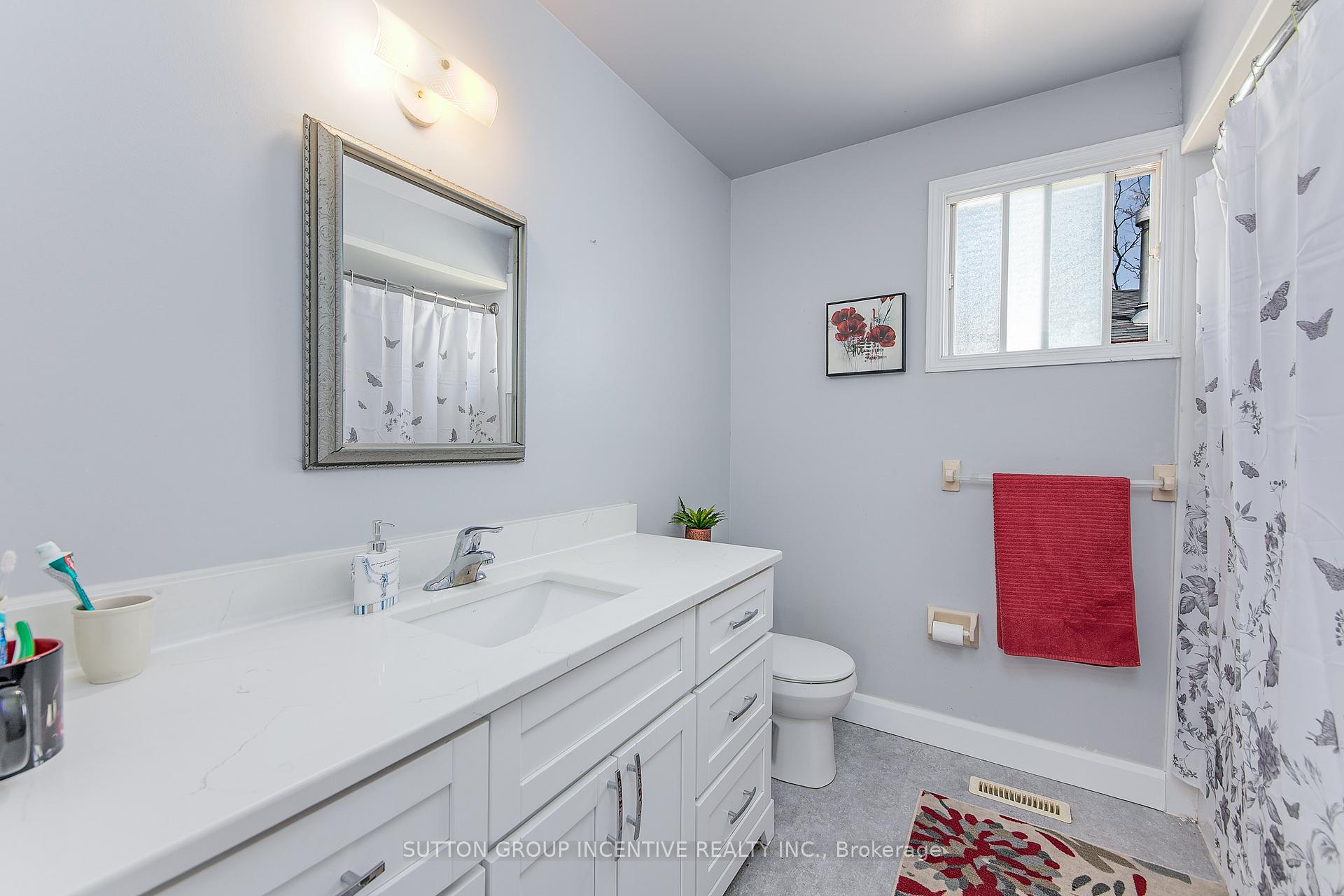 Photo 18 of 304 Hickling Trail, Barrie, Grove East — HOMEH