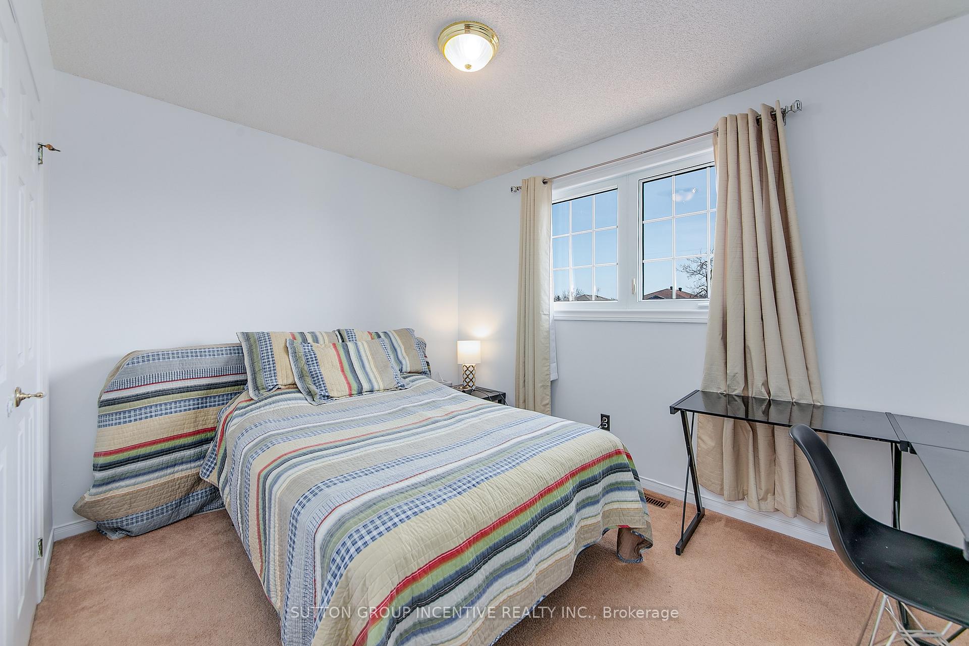 Photo 19 of 304 Hickling Trail, Barrie, Grove East — HOMEH