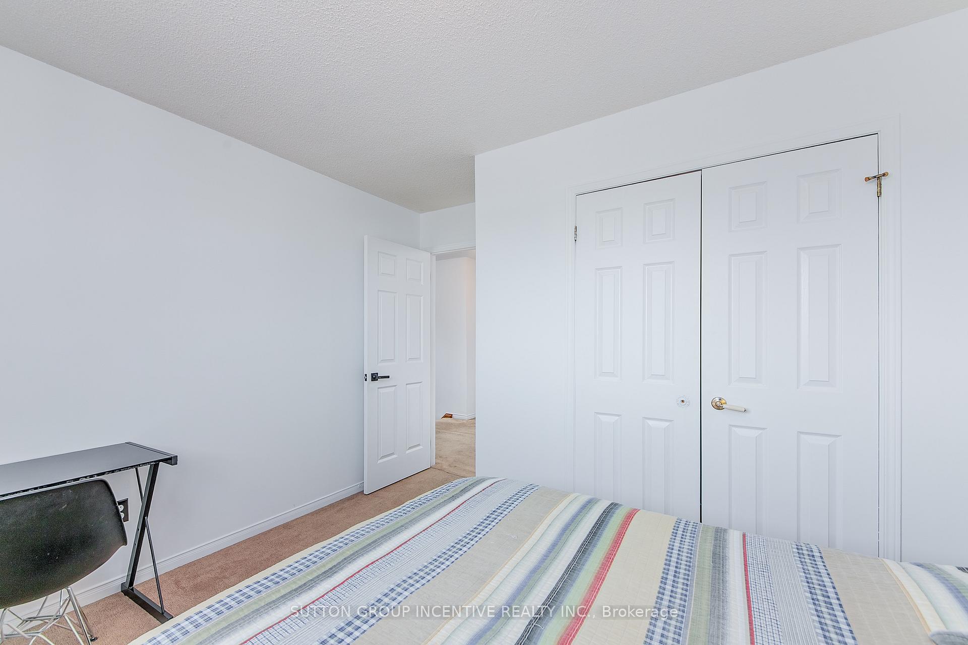 Photo 20 of 304 Hickling Trail, Barrie, Grove East — HOMEH