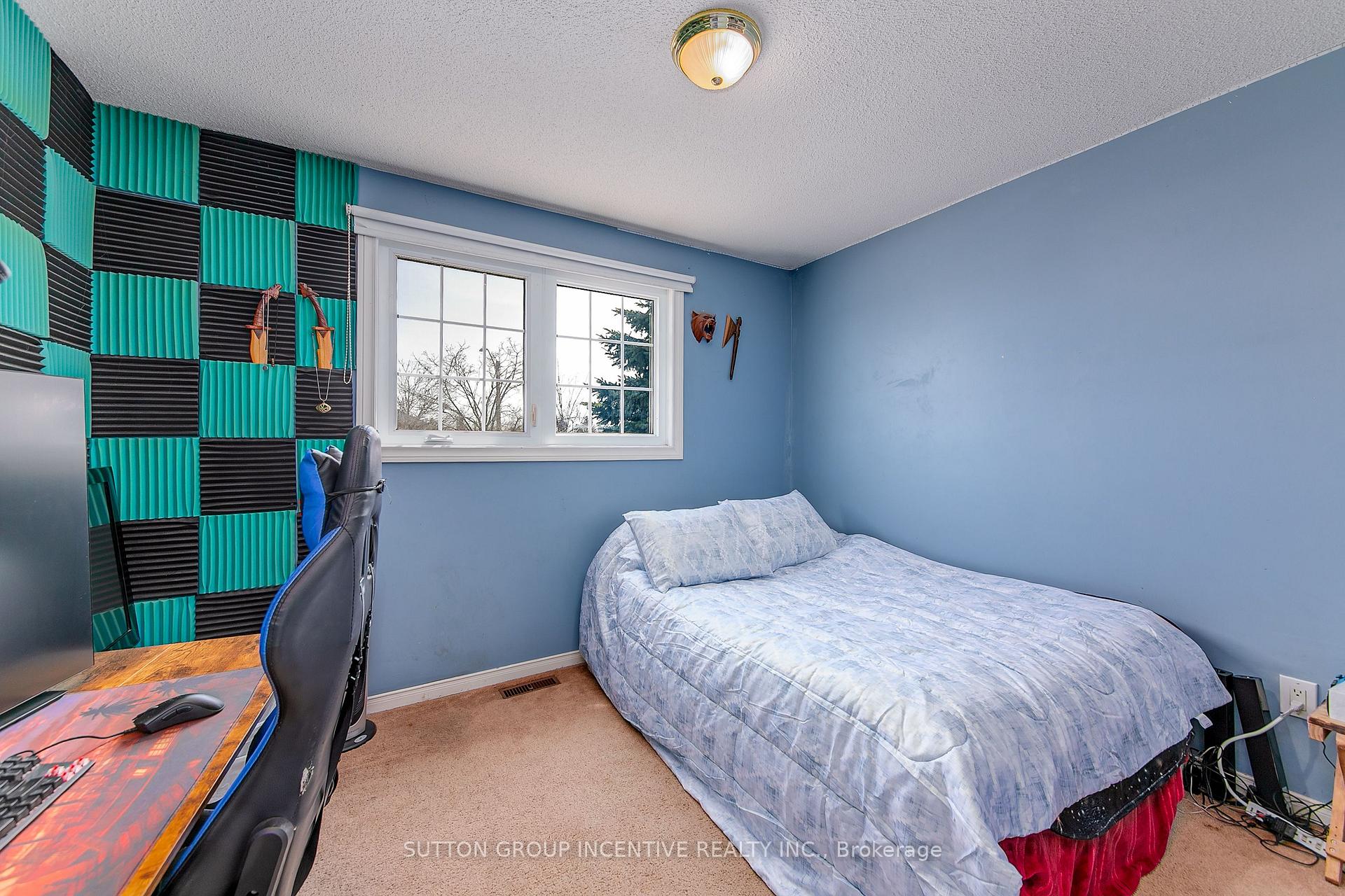 Photo 25 of 304 Hickling Trail, Barrie, Grove East — HOMEH
