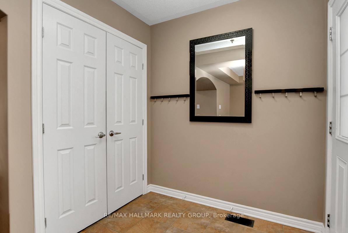 Photo 5 of 2402 Regatta Avenue, Ottawa, Barrhaven - Half Moon Bay — HOMEH
