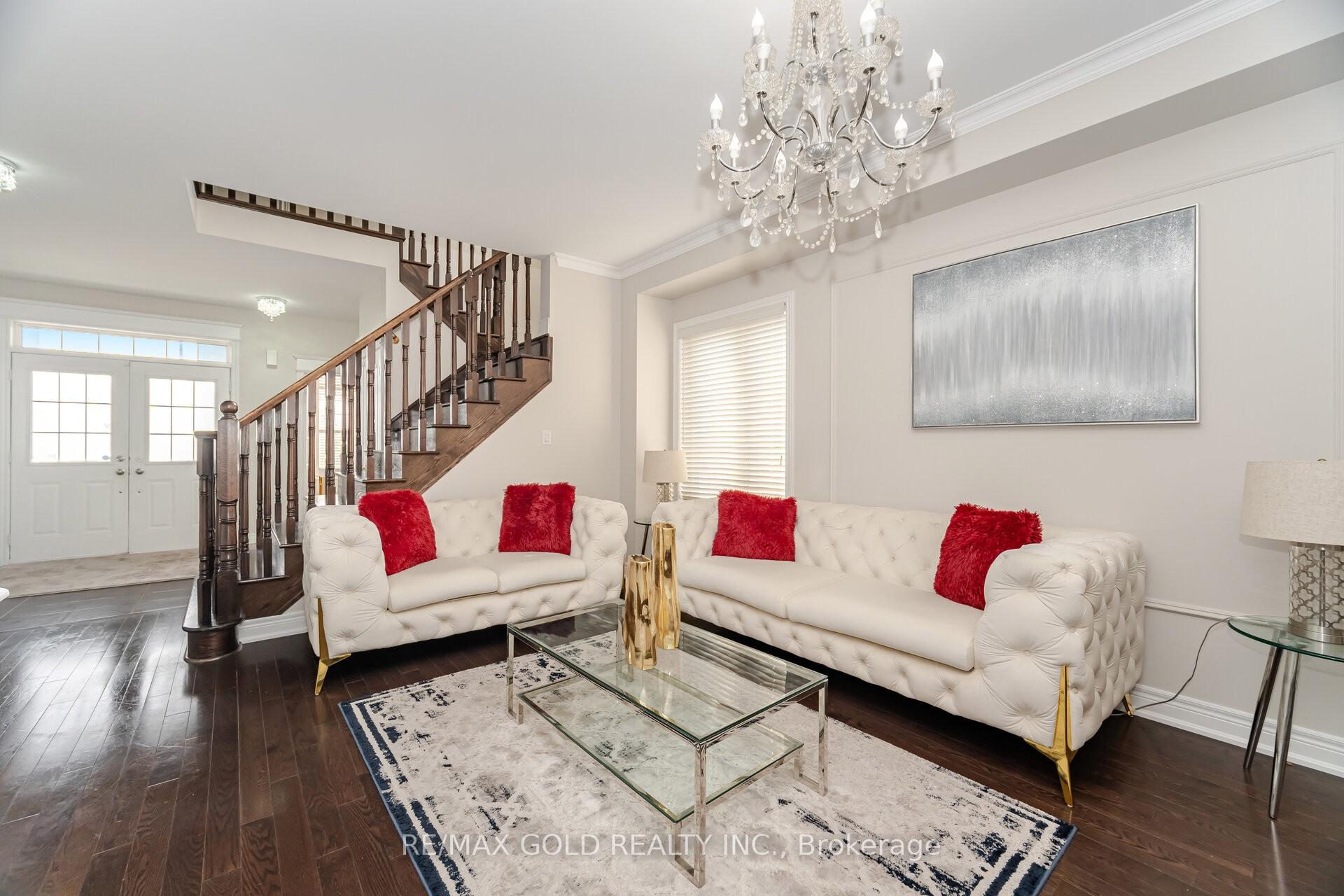 Photo 3 of 61 Birch Tree Trail, Brampton, Bram East — HOMEH