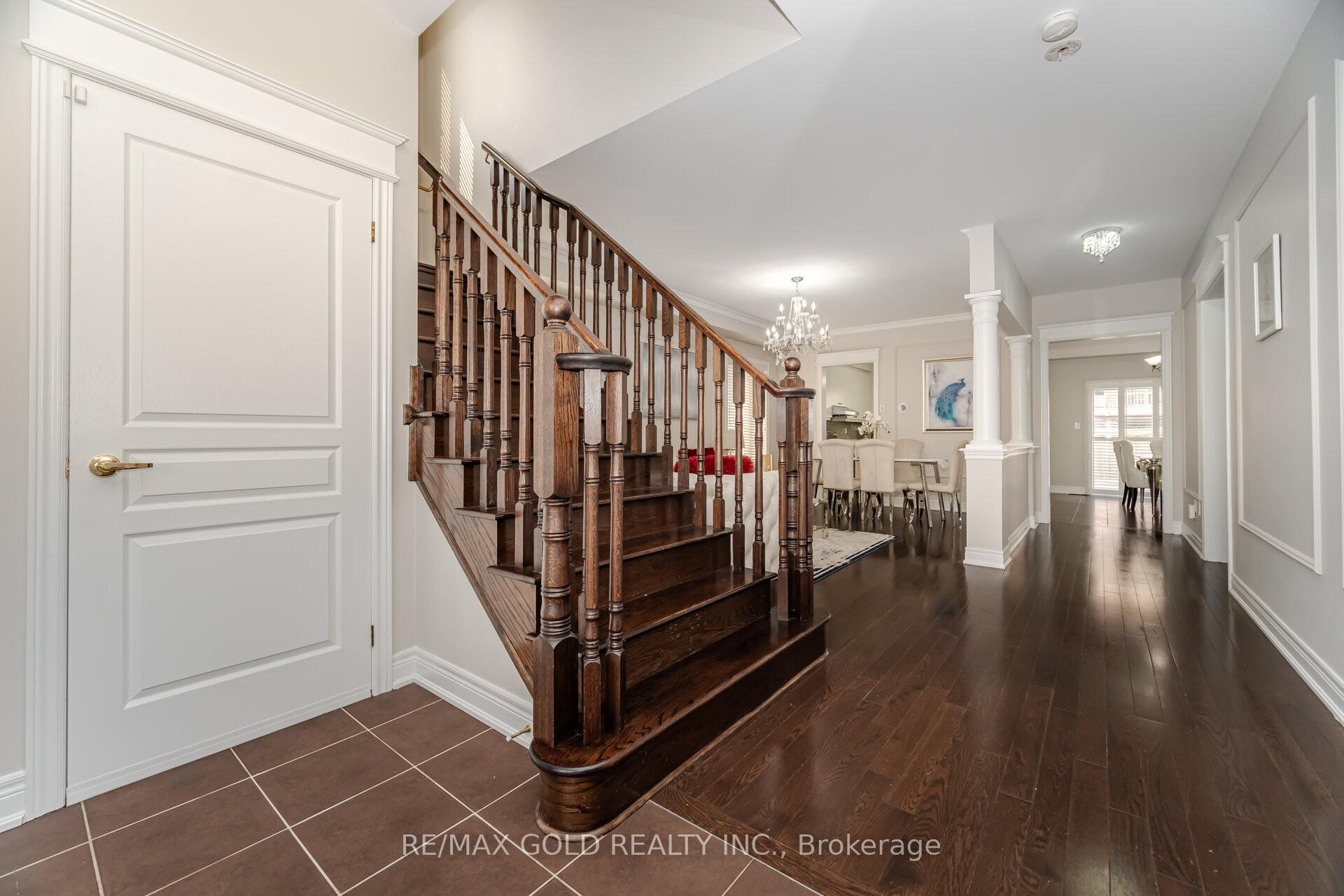 Photo 7 of 61 Birch Tree Trail, Brampton, Bram East — HOMEH