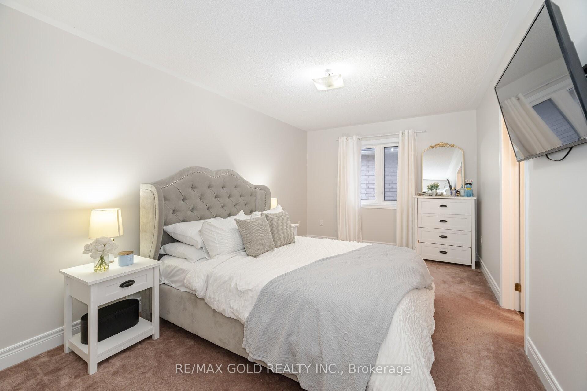 Photo 22 of 61 Birch Tree Trail, Brampton, Bram East — HOMEH