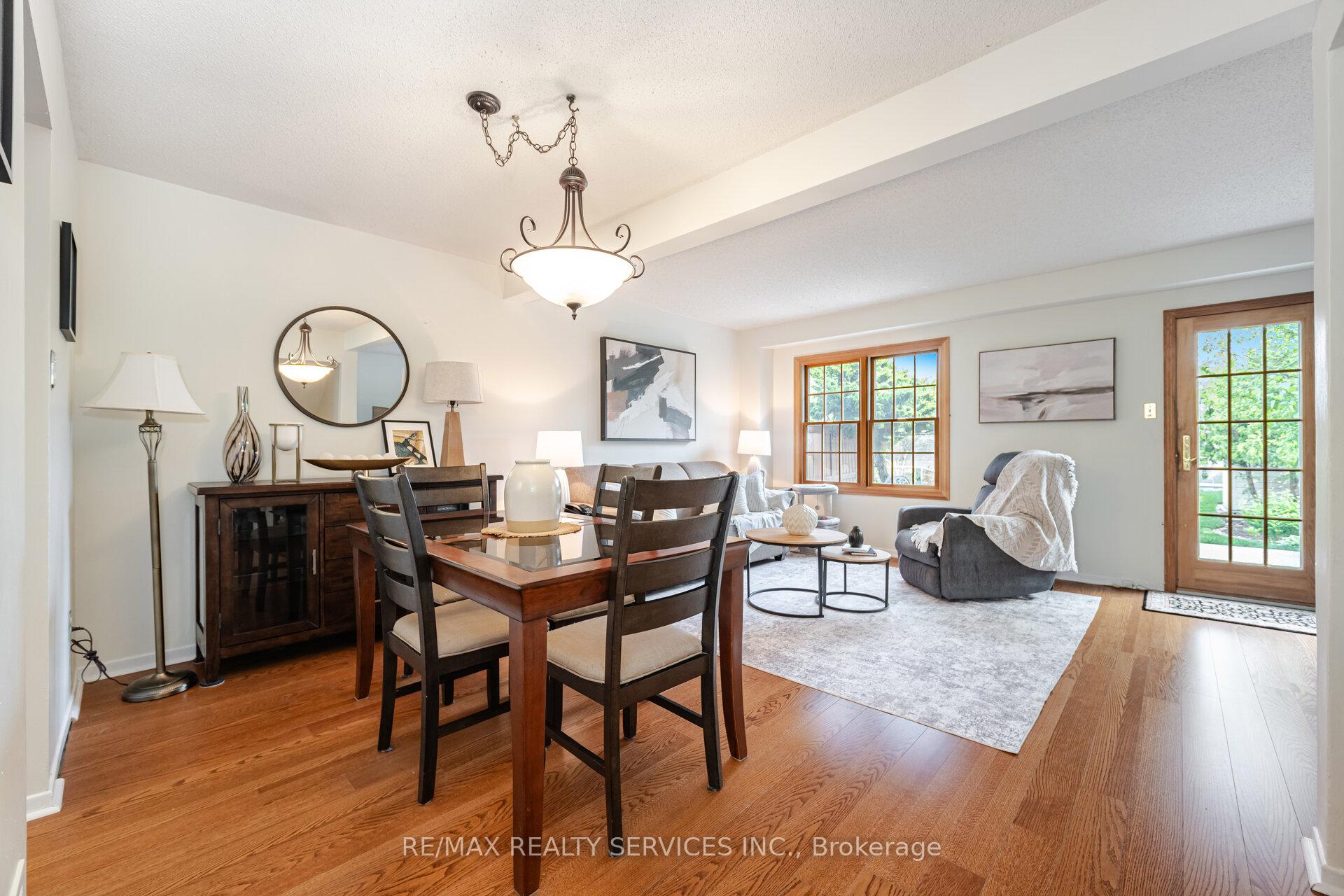 Photo 10 of 170 Royal Salisbury Way, Brampton, Madoc — HOMEH