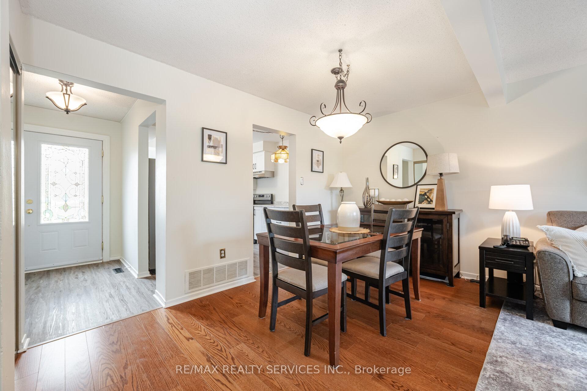 Photo 7 of 170 Royal Salisbury Way, Brampton, Madoc — HOMEH
