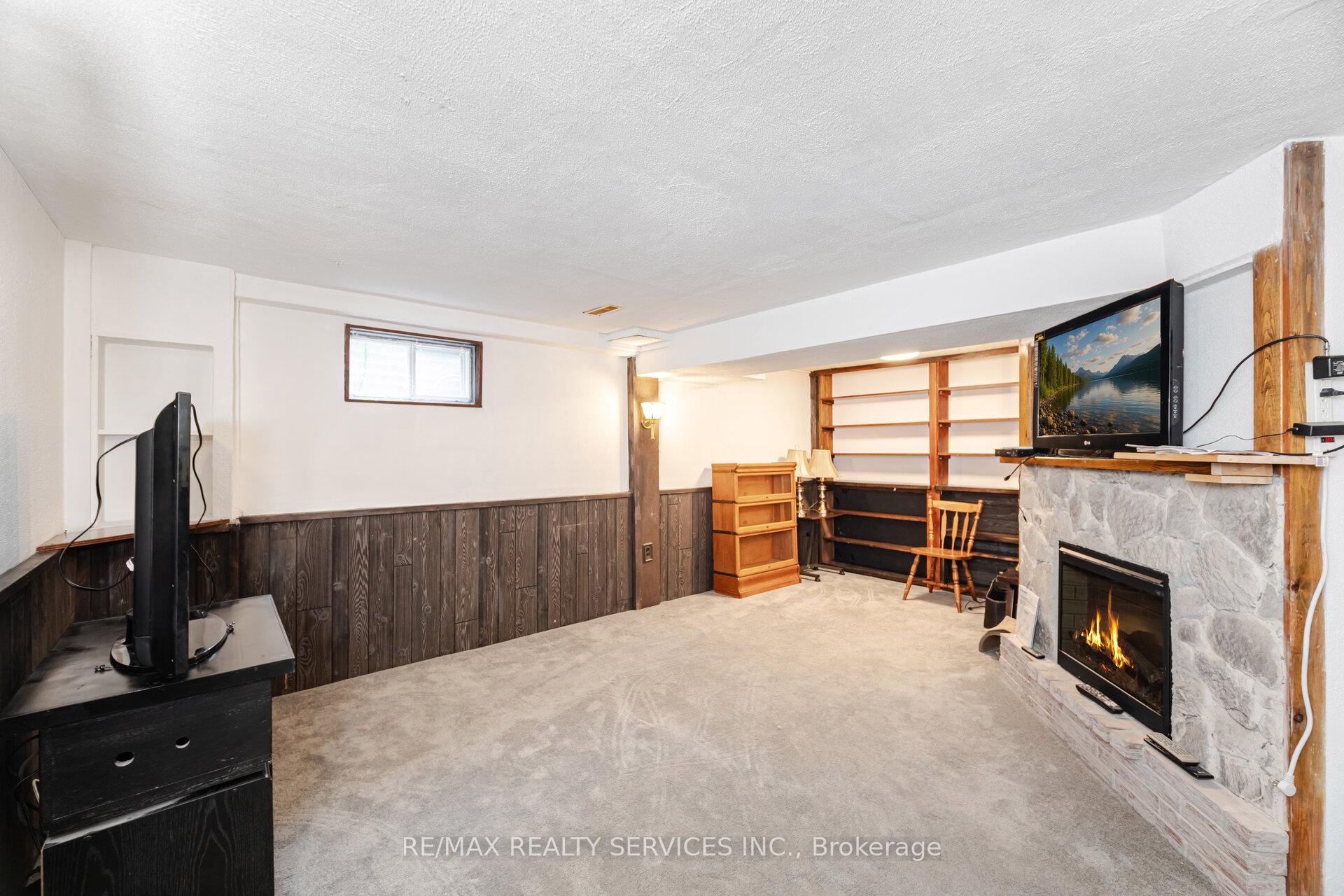 Photo 17 of 170 Royal Salisbury Way, Brampton, Madoc — HOMEH