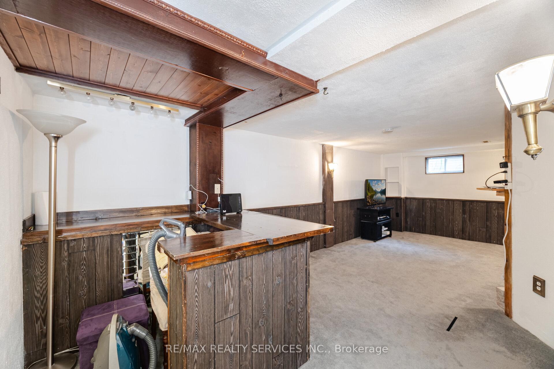 Photo 15 of 170 Royal Salisbury Way, Brampton, Madoc — HOMEH