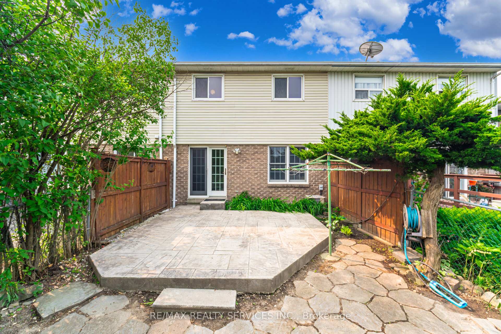 Photo 20 of 170 Royal Salisbury Way, Brampton, Madoc — HOMEH