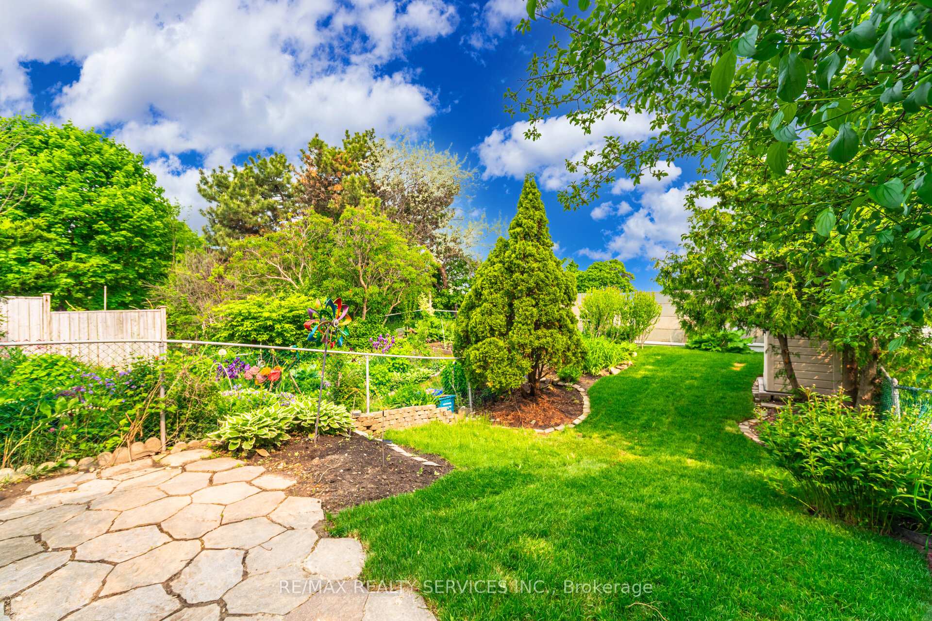 Photo 16 of 170 Royal Salisbury Way, Brampton, Madoc — HOMEH