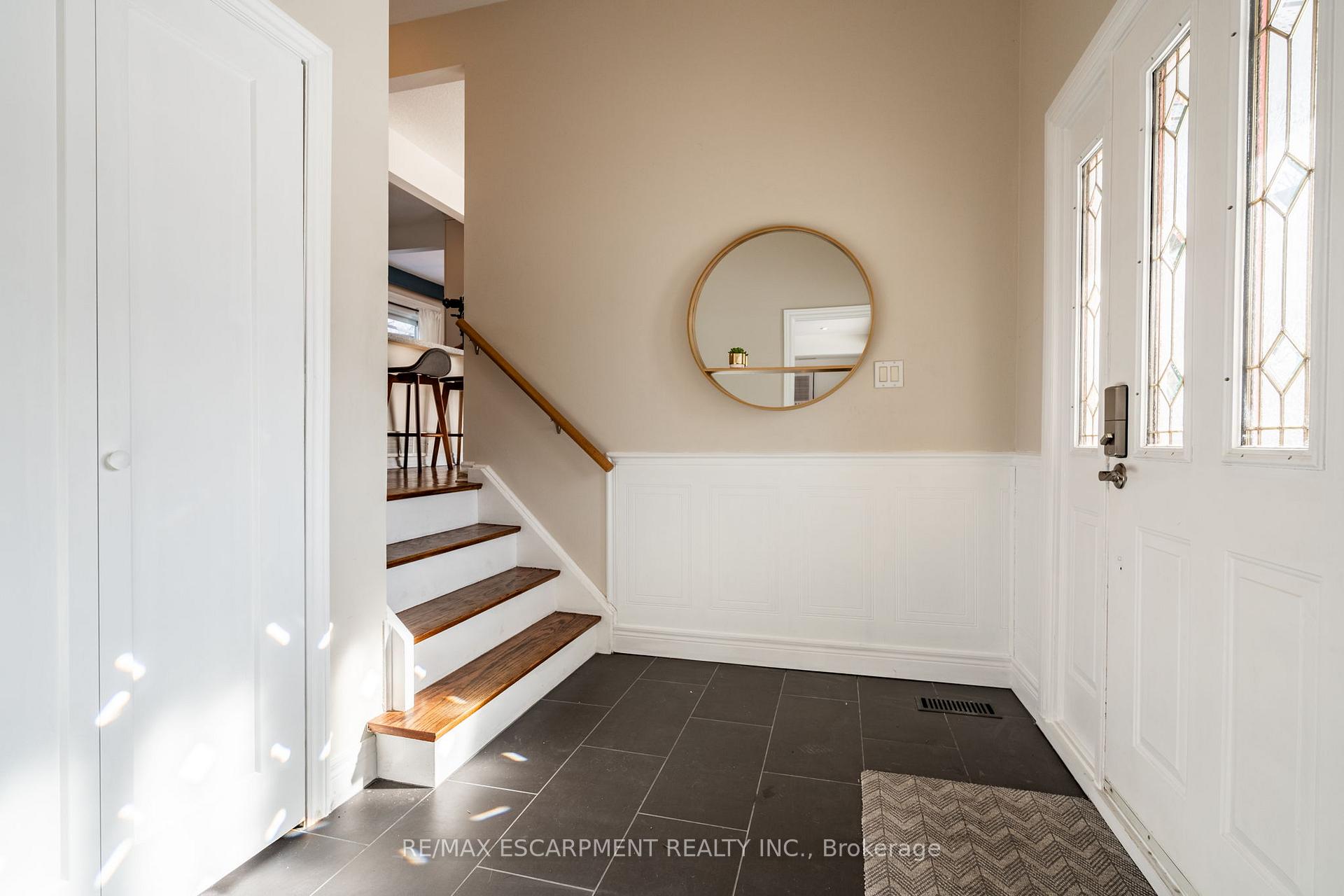 Photo 4 of 5286 Woodhaven Drive, Burlington, Appleby — HOMEH