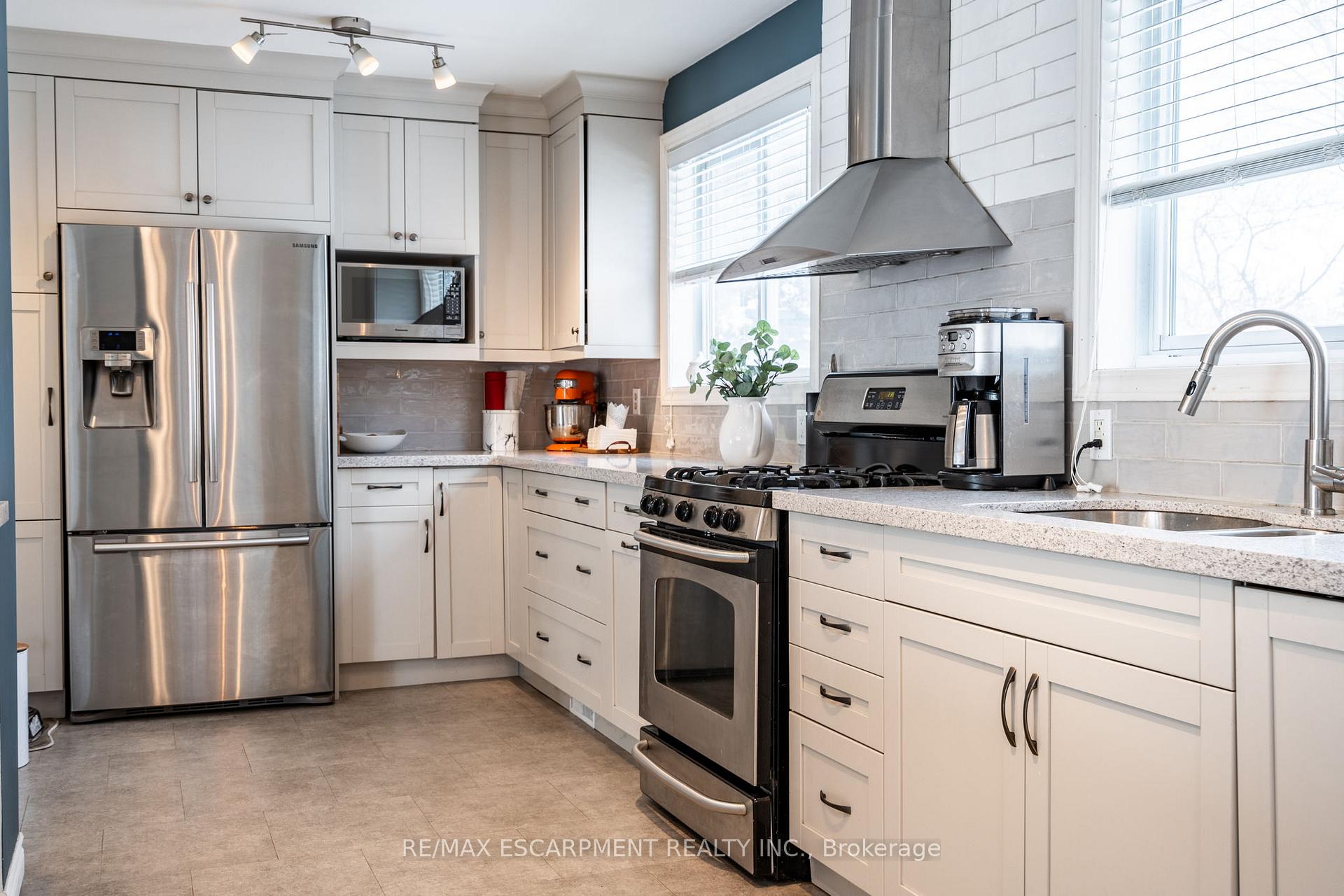 Photo 10 of 5286 Woodhaven Drive, Burlington, Appleby — HOMEH