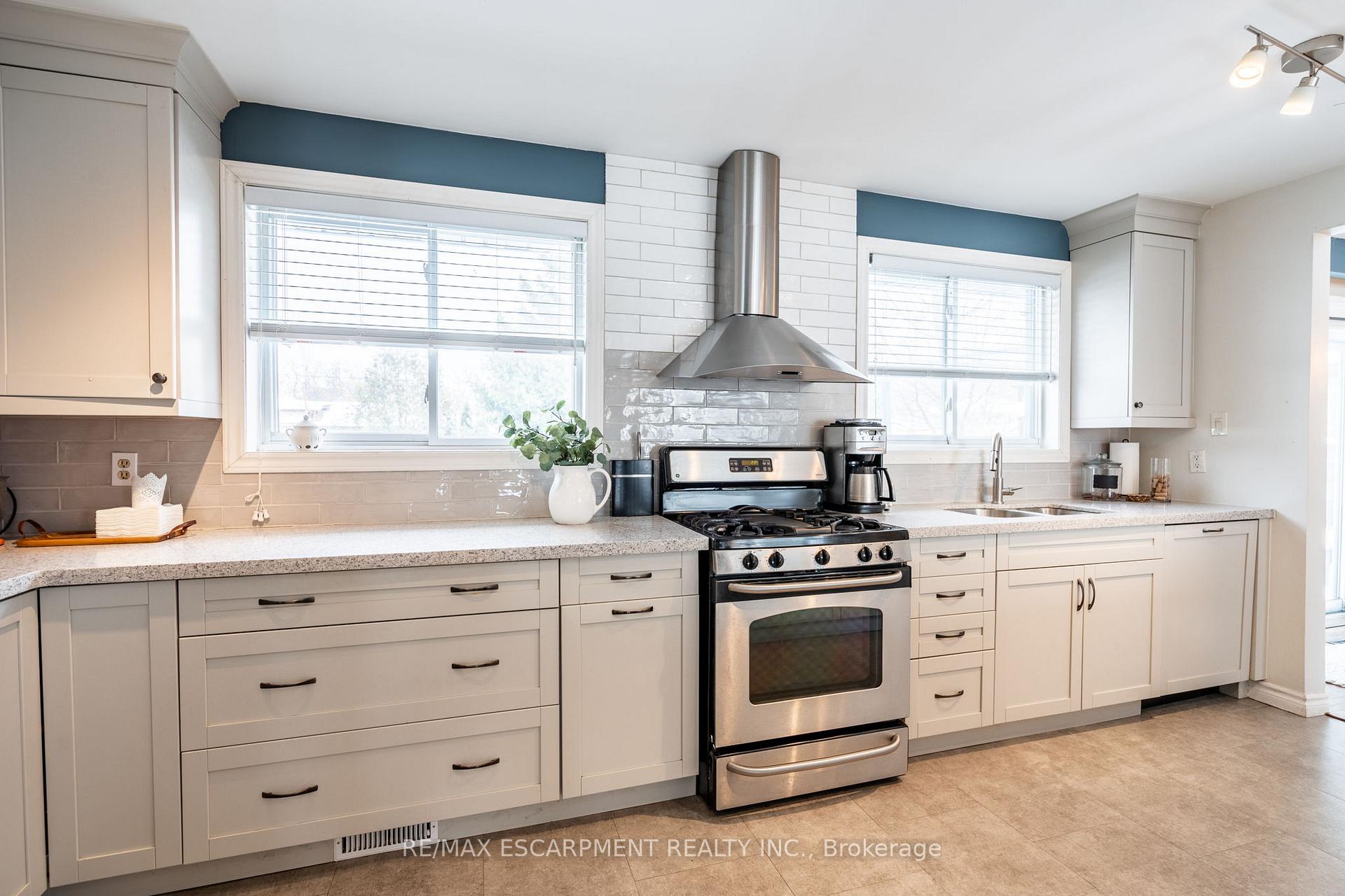 Photo 12 of 5286 Woodhaven Drive, Burlington, Appleby — HOMEH