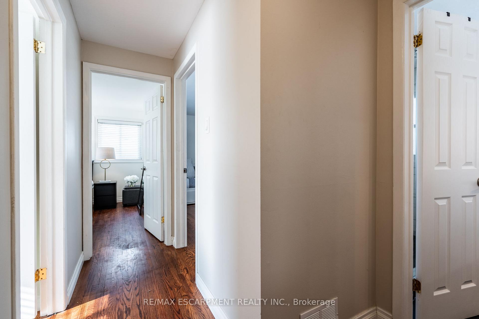 Photo 16 of 5286 Woodhaven Drive, Burlington, Appleby — HOMEH