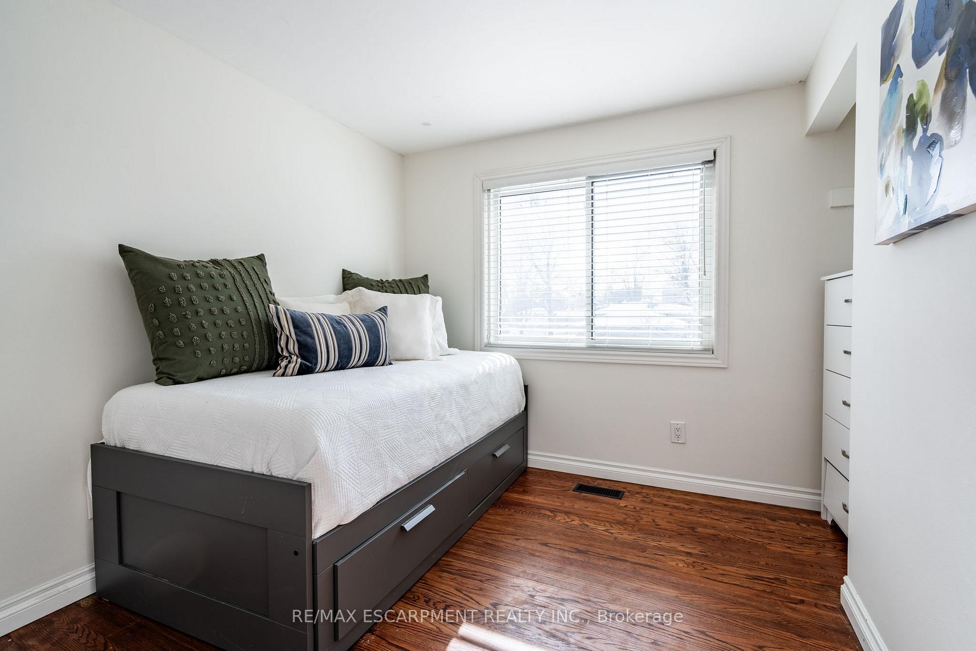 Photo 19 of 5286 Woodhaven Drive, Burlington, Appleby — HOMEH