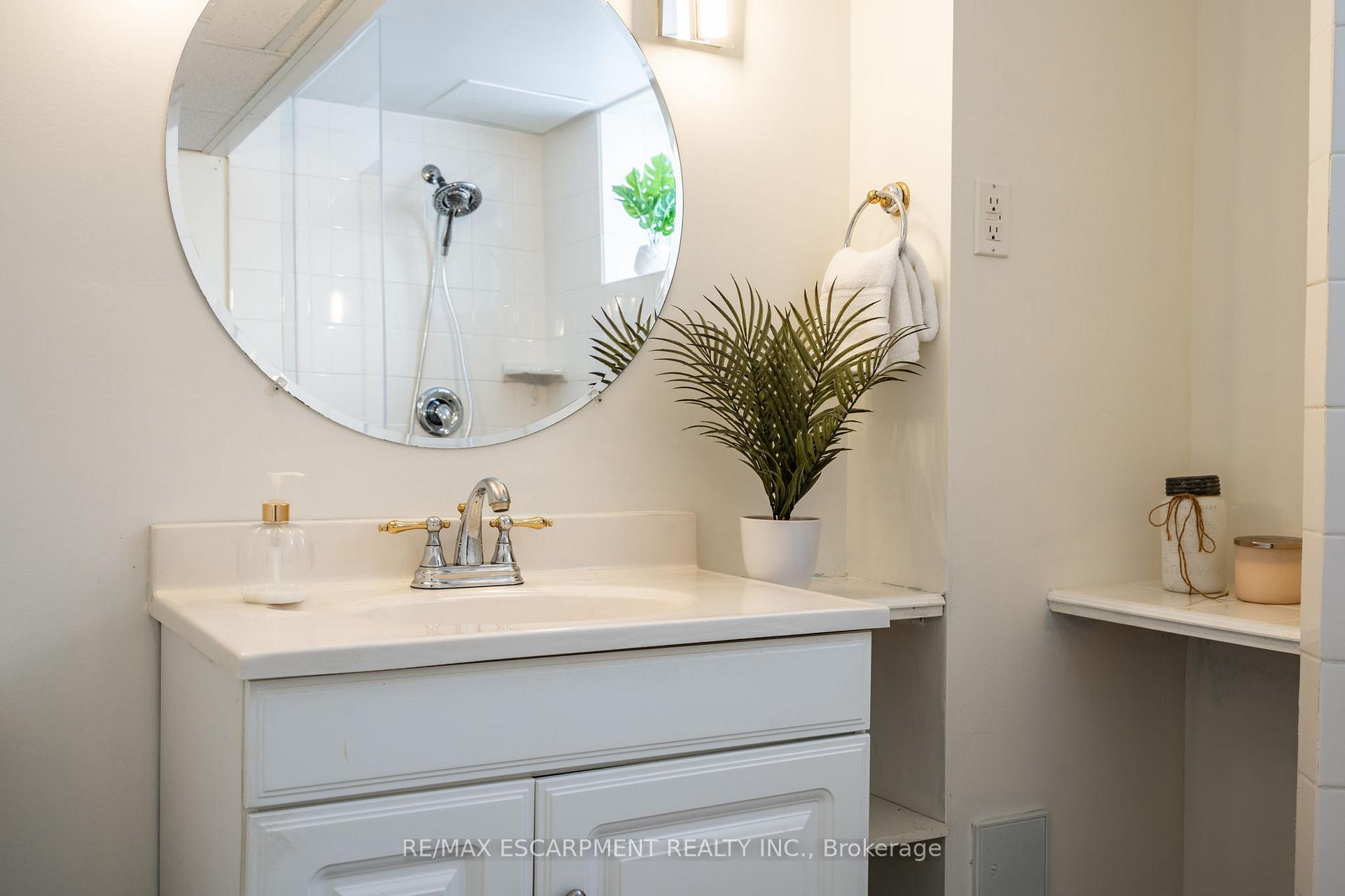 Photo 37 of 5286 Woodhaven Drive, Burlington, Appleby — HOMEH