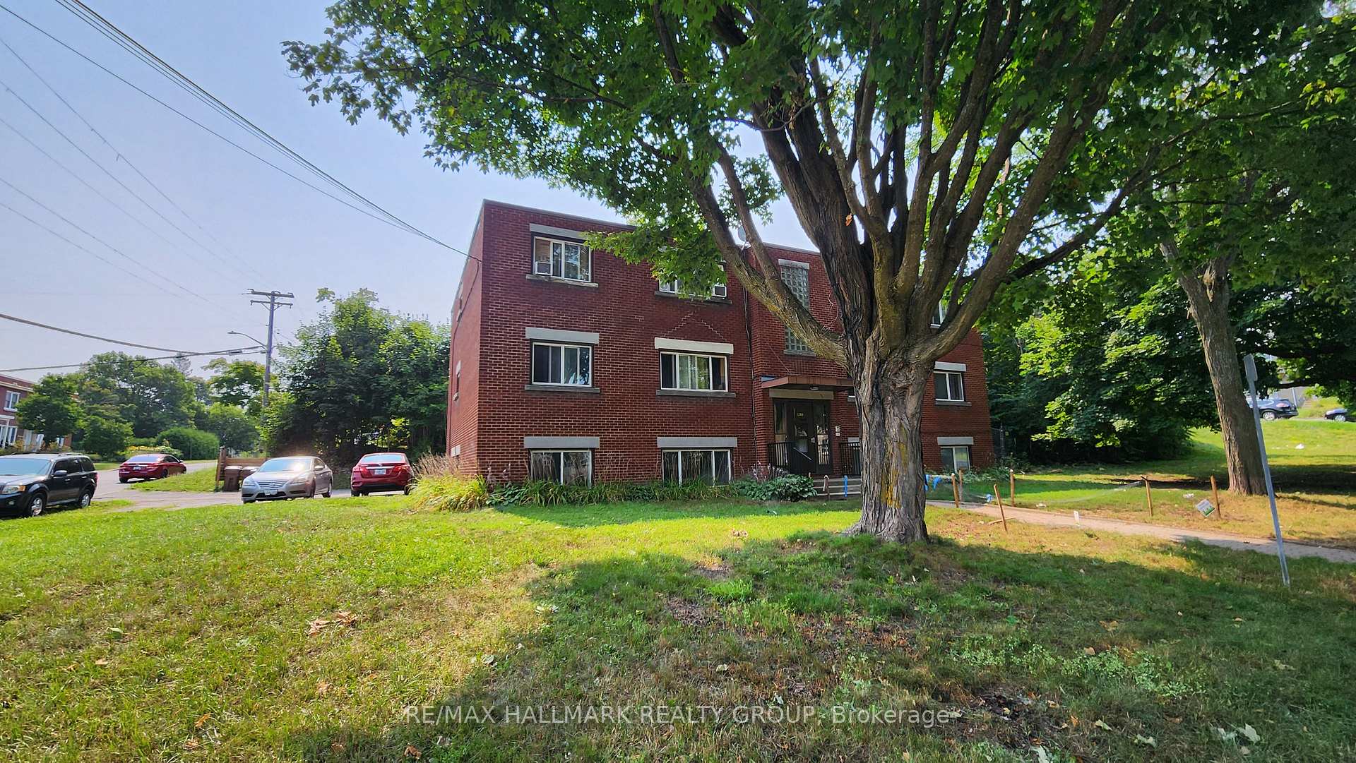 Photo 3 of Unit 6, 1280 Dorchester Avenue, Ottawa, Carlington — HOMEH