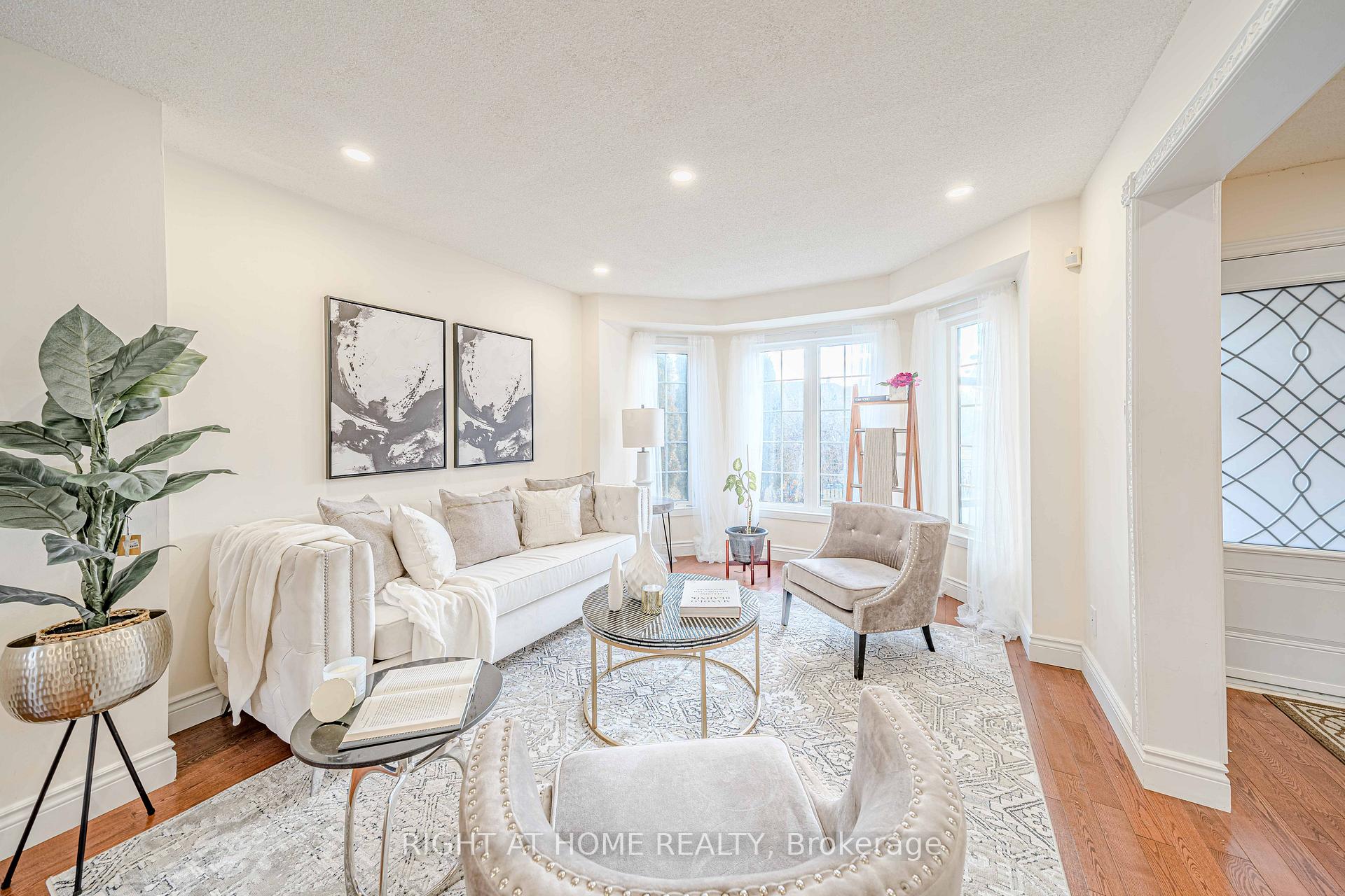 Photo 7 of 28 Newmill Crescent, Richmond Hill, Devonsleigh — HOMEH