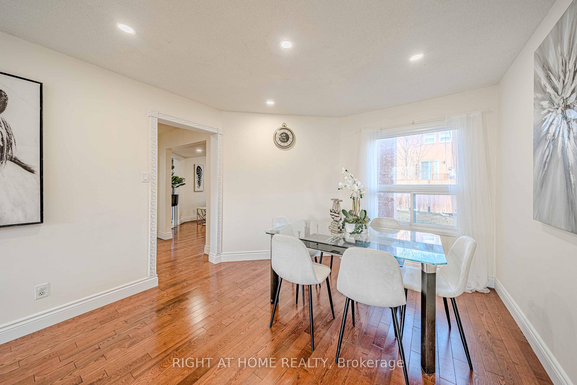 Photo 9 of 28 Newmill Crescent, Richmond Hill, Devonsleigh — HOMEH