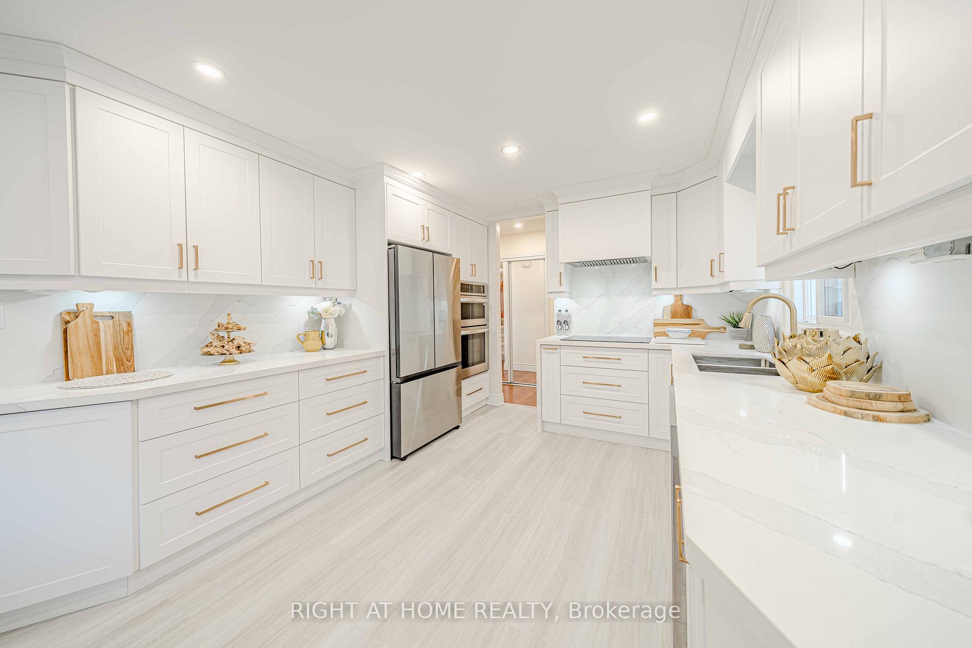 Photo 12 of 28 Newmill Crescent, Richmond Hill, Devonsleigh — HOMEH