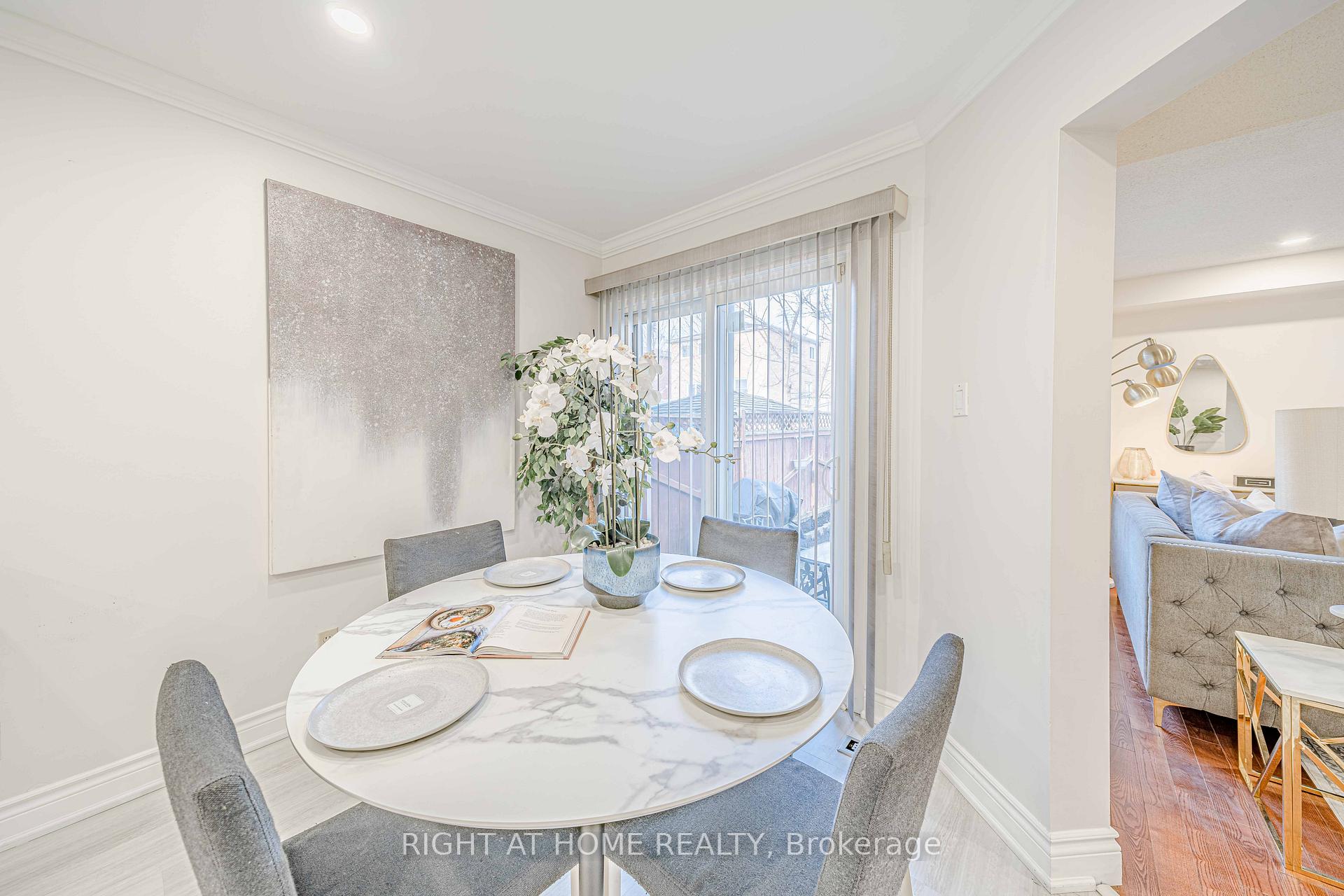 Photo 14 of 28 Newmill Crescent, Richmond Hill, Devonsleigh — HOMEH
