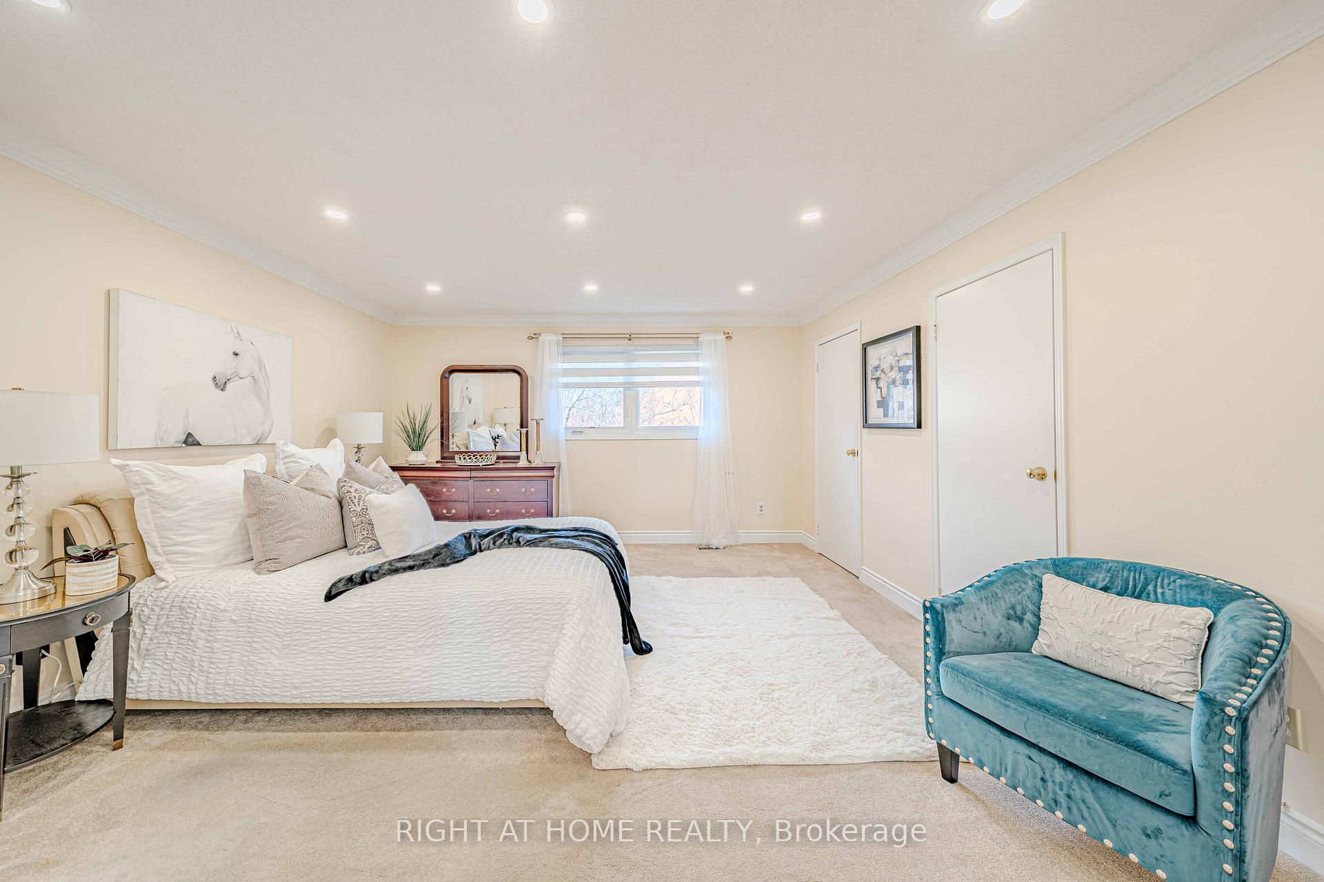 Photo 20 of 28 Newmill Crescent, Richmond Hill, Devonsleigh — HOMEH