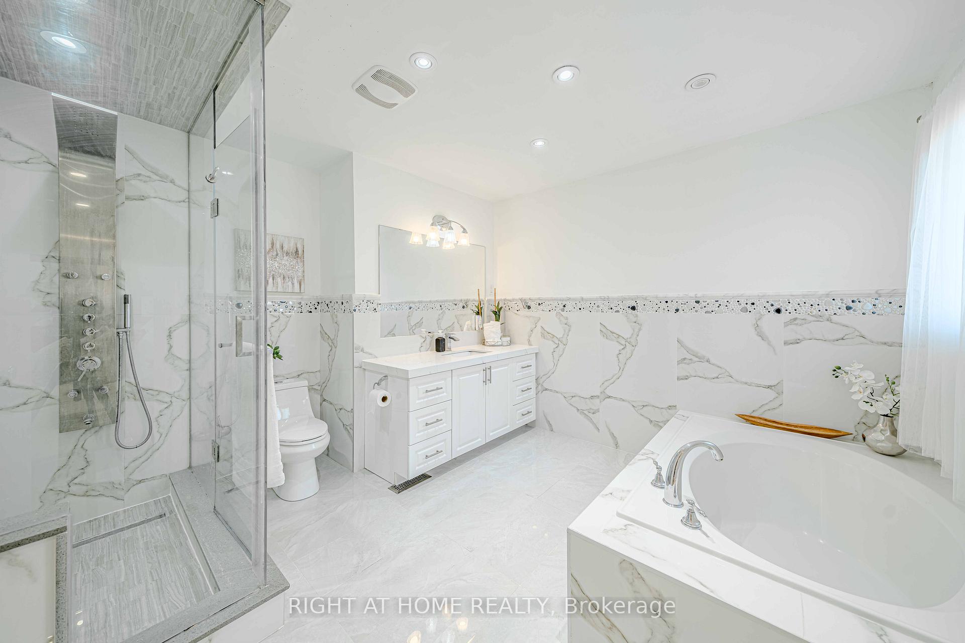 Photo 22 of 28 Newmill Crescent, Richmond Hill, Devonsleigh — HOMEH