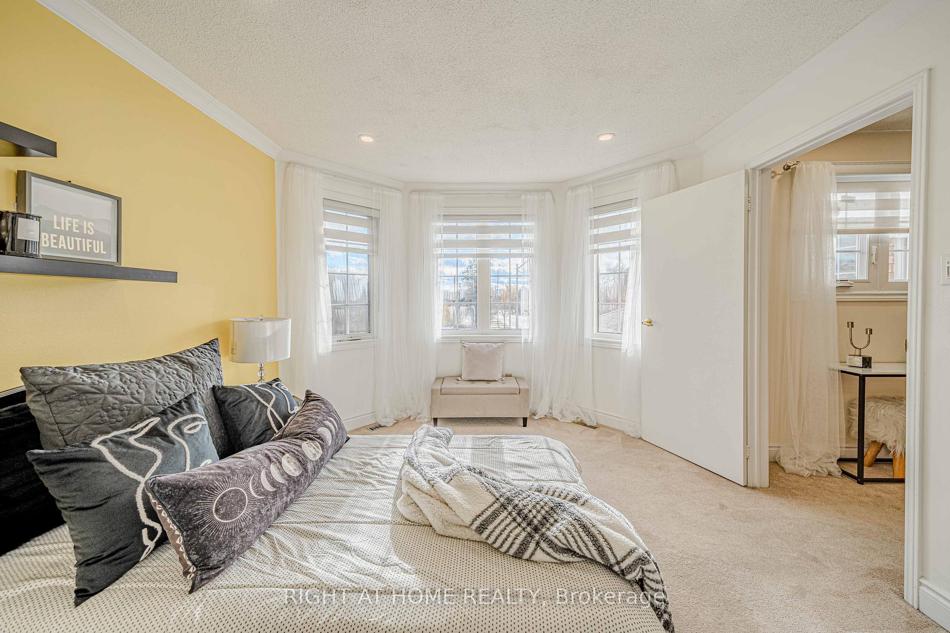 Photo 25 of 28 Newmill Crescent, Richmond Hill, Devonsleigh — HOMEH