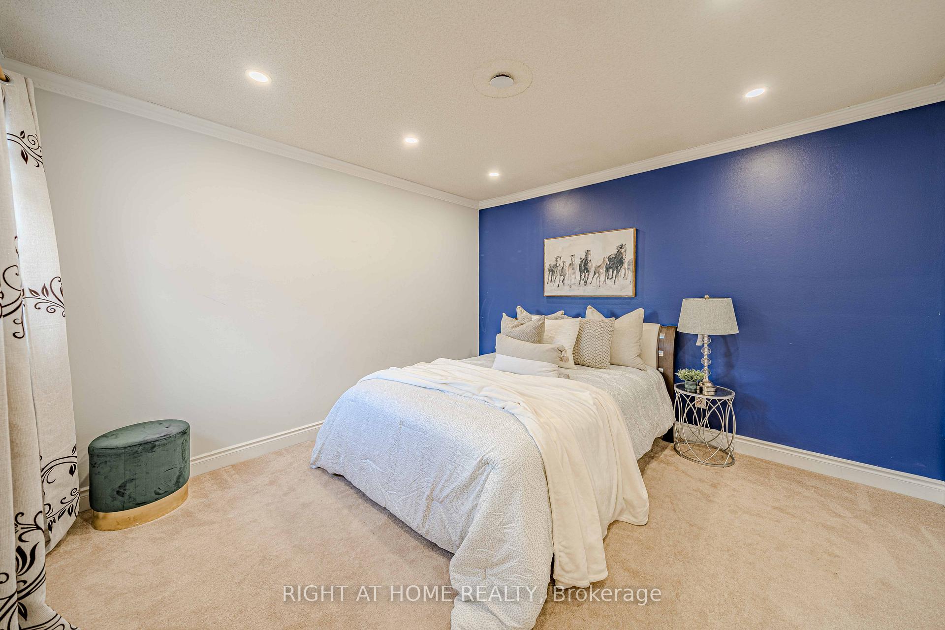 Photo 27 of 28 Newmill Crescent, Richmond Hill, Devonsleigh — HOMEH