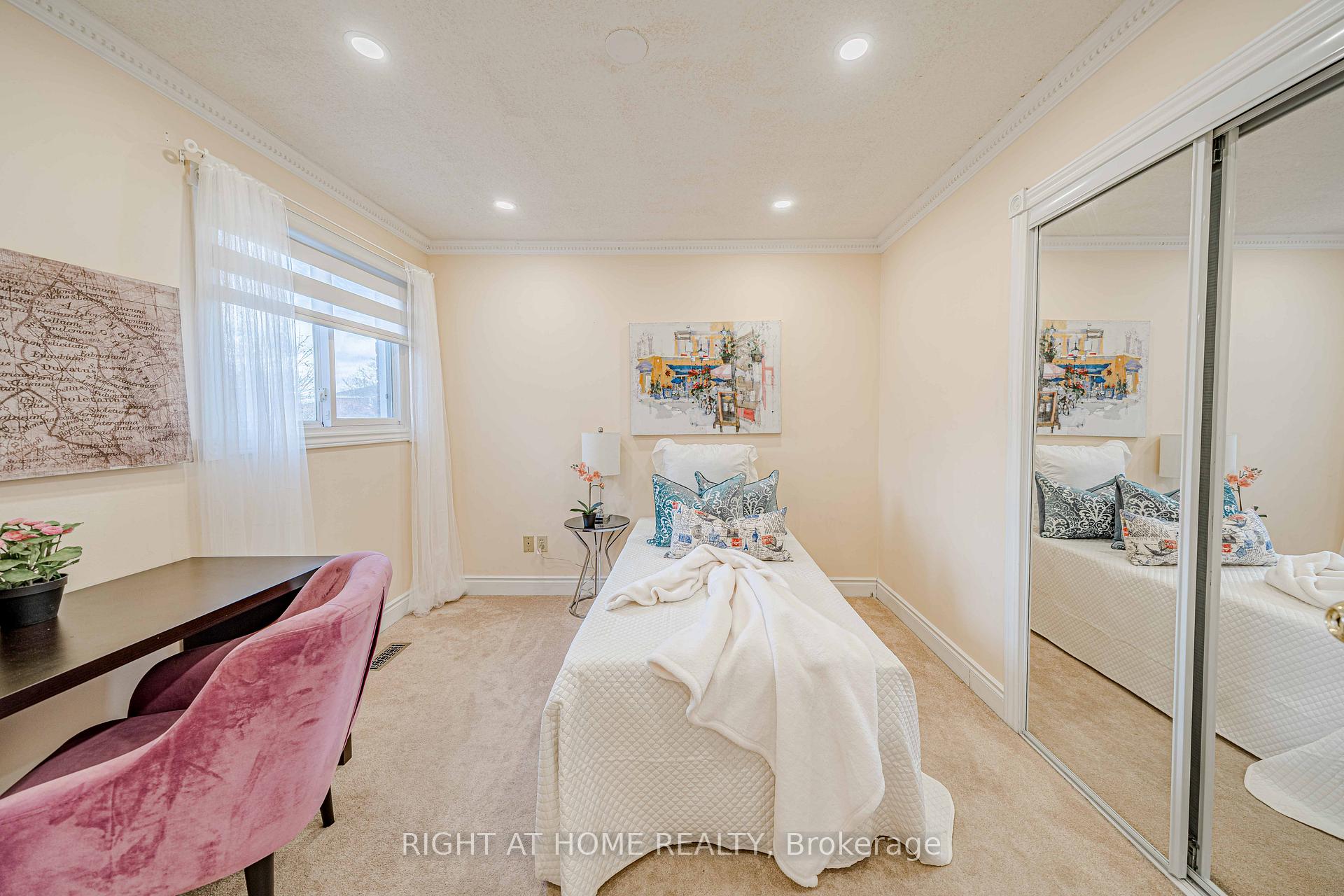 Photo 30 of 28 Newmill Crescent, Richmond Hill, Devonsleigh — HOMEH