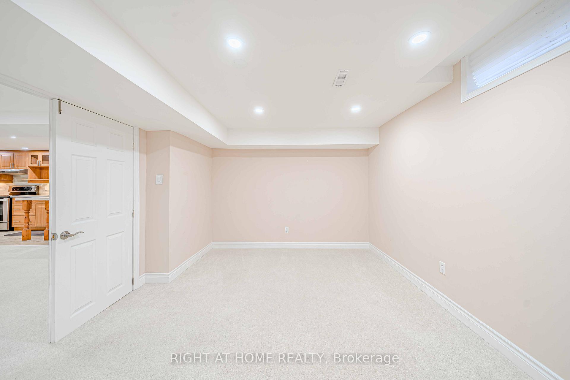 Photo 35 of 28 Newmill Crescent, Richmond Hill, Devonsleigh — HOMEH