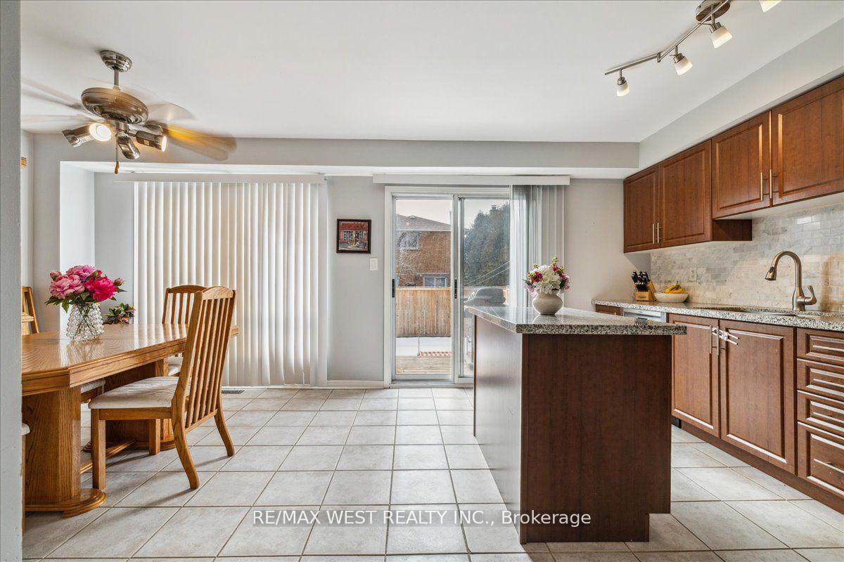 Photo 2 of 650 Julia Avenue, Burlington, Appleby — HOMEH