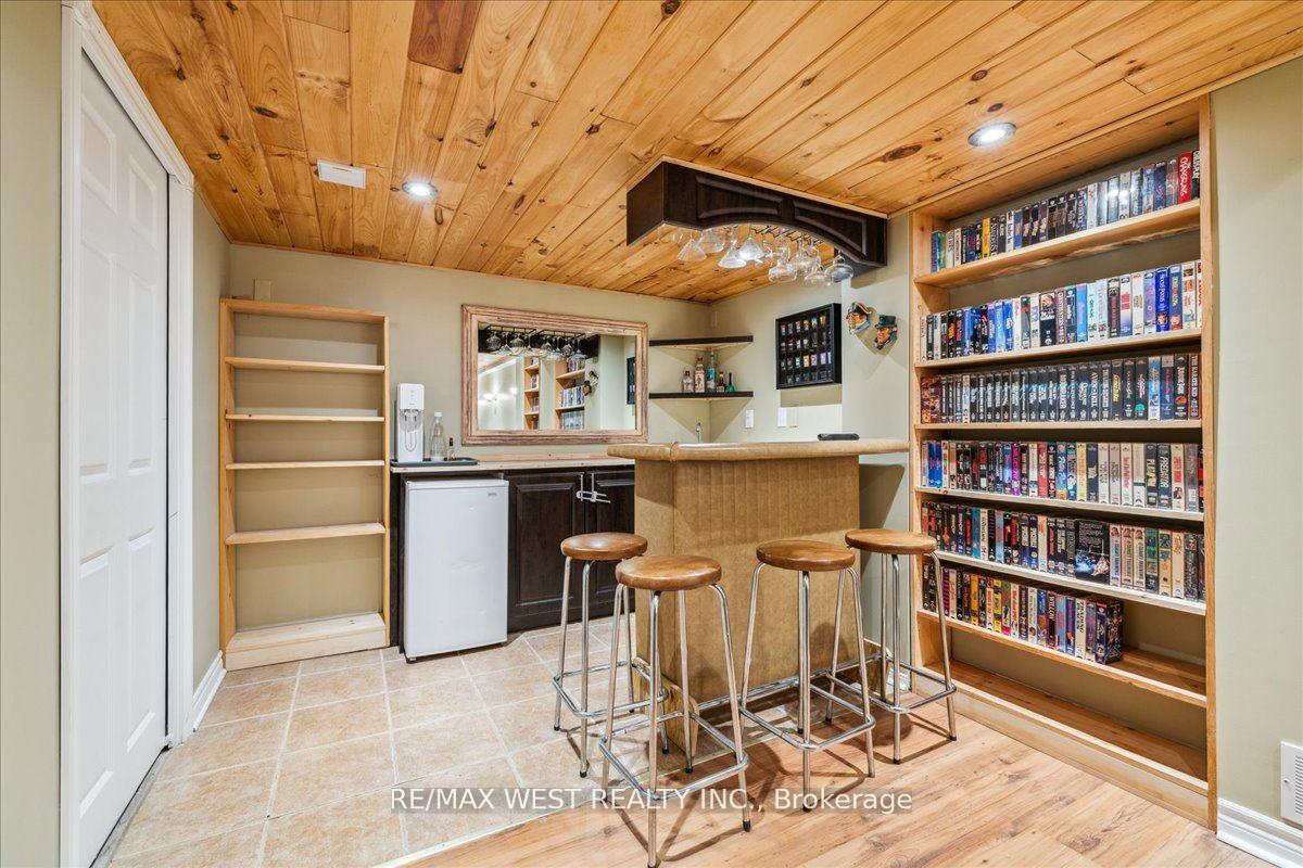 Photo 10 of 650 Julia Avenue, Burlington, Appleby — HOMEH
