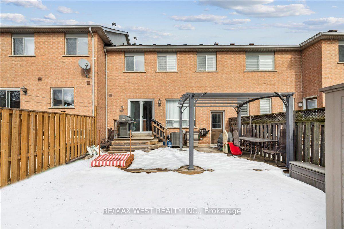 Photo 11 of 650 Julia Avenue, Burlington, Appleby — HOMEH