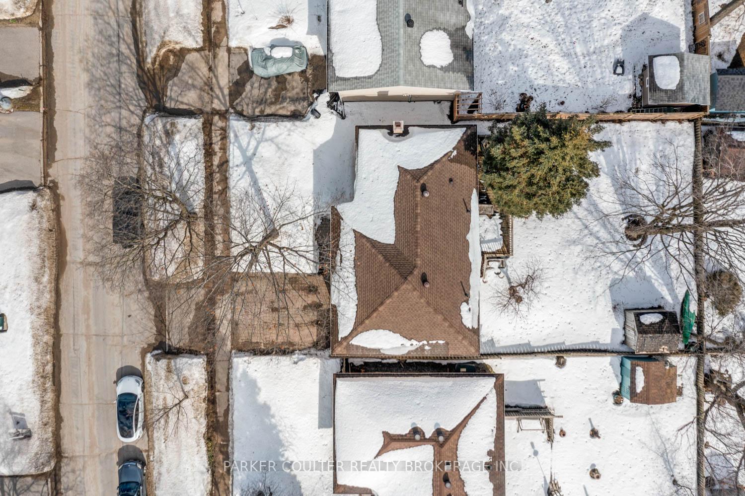 Photo 3 of 13 Roslyn Road, Barrie, Wellington — HOMEH
