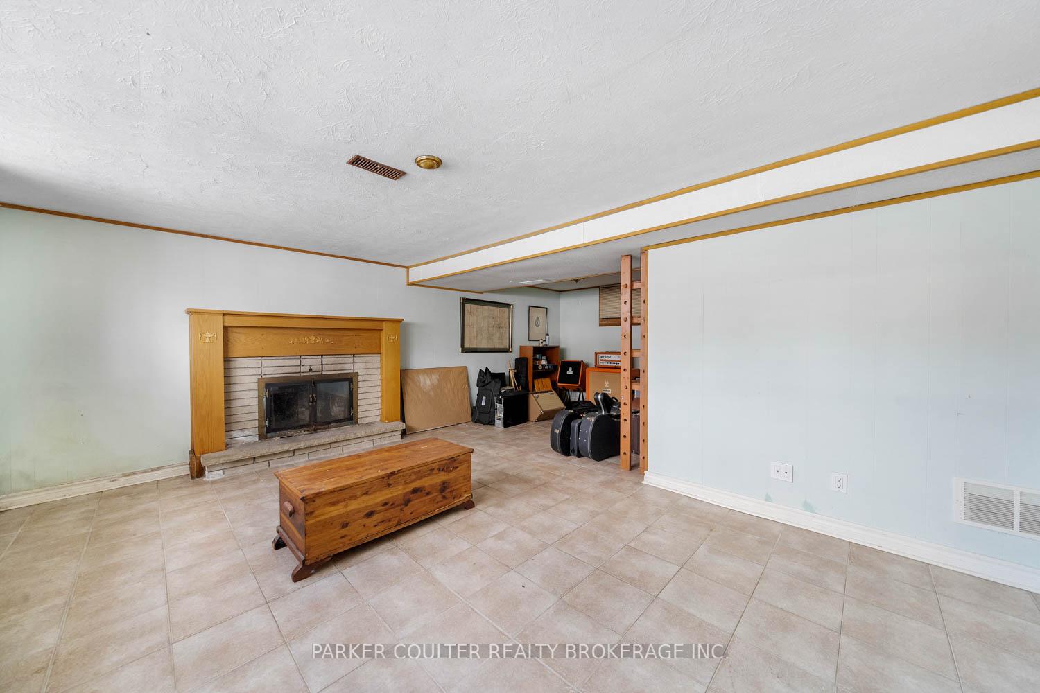 Photo 19 of 13 Roslyn Road, Barrie, Wellington — HOMEH
