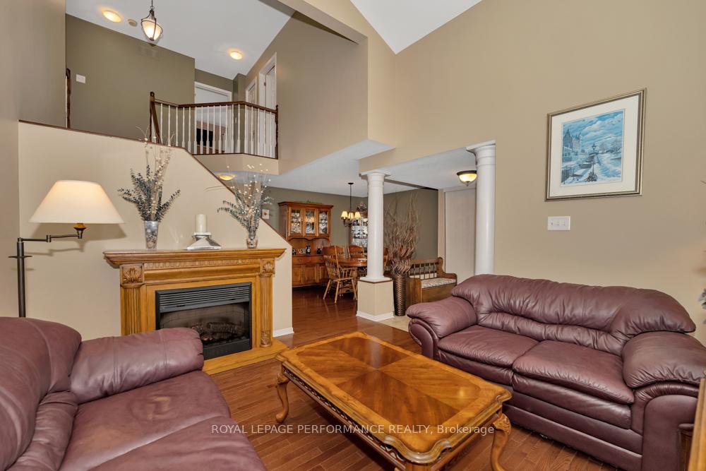 Photo 4 of 69 Sunvale Way, Ottawa, Barrhaven East — HOMEH