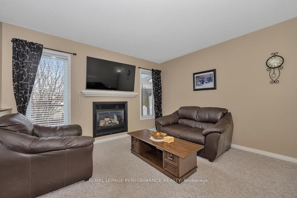 Photo 10 of 69 Sunvale Way, Ottawa, Barrhaven East — HOMEH