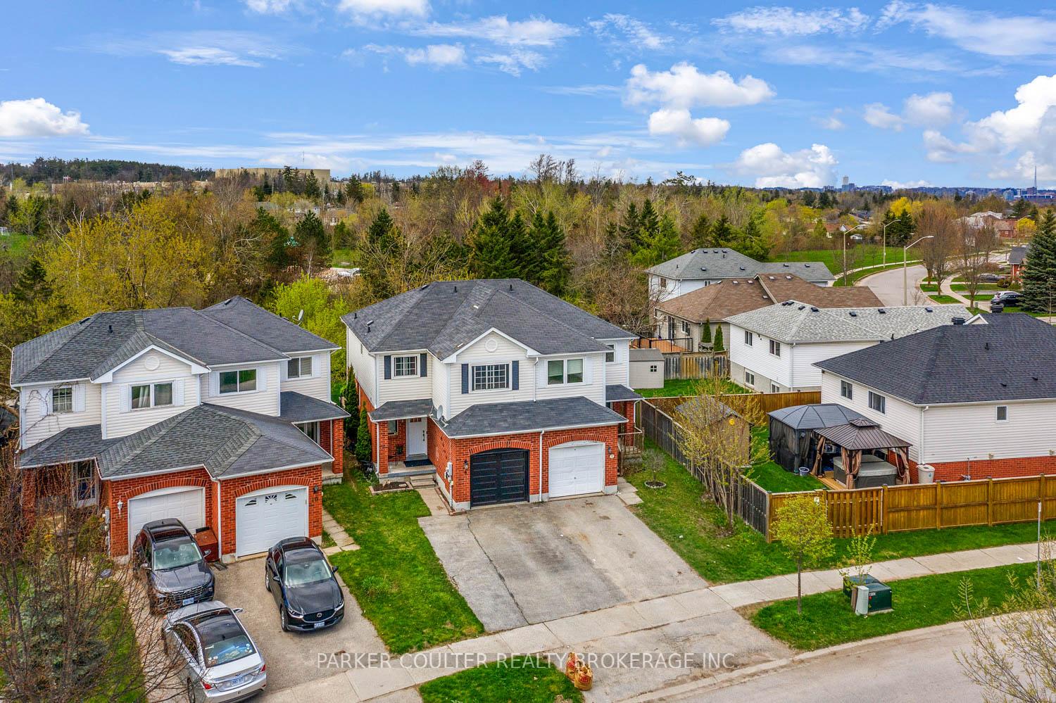 Photo 2 of 8 Pickett Crescent, Barrie, Painswick North — HOMEH