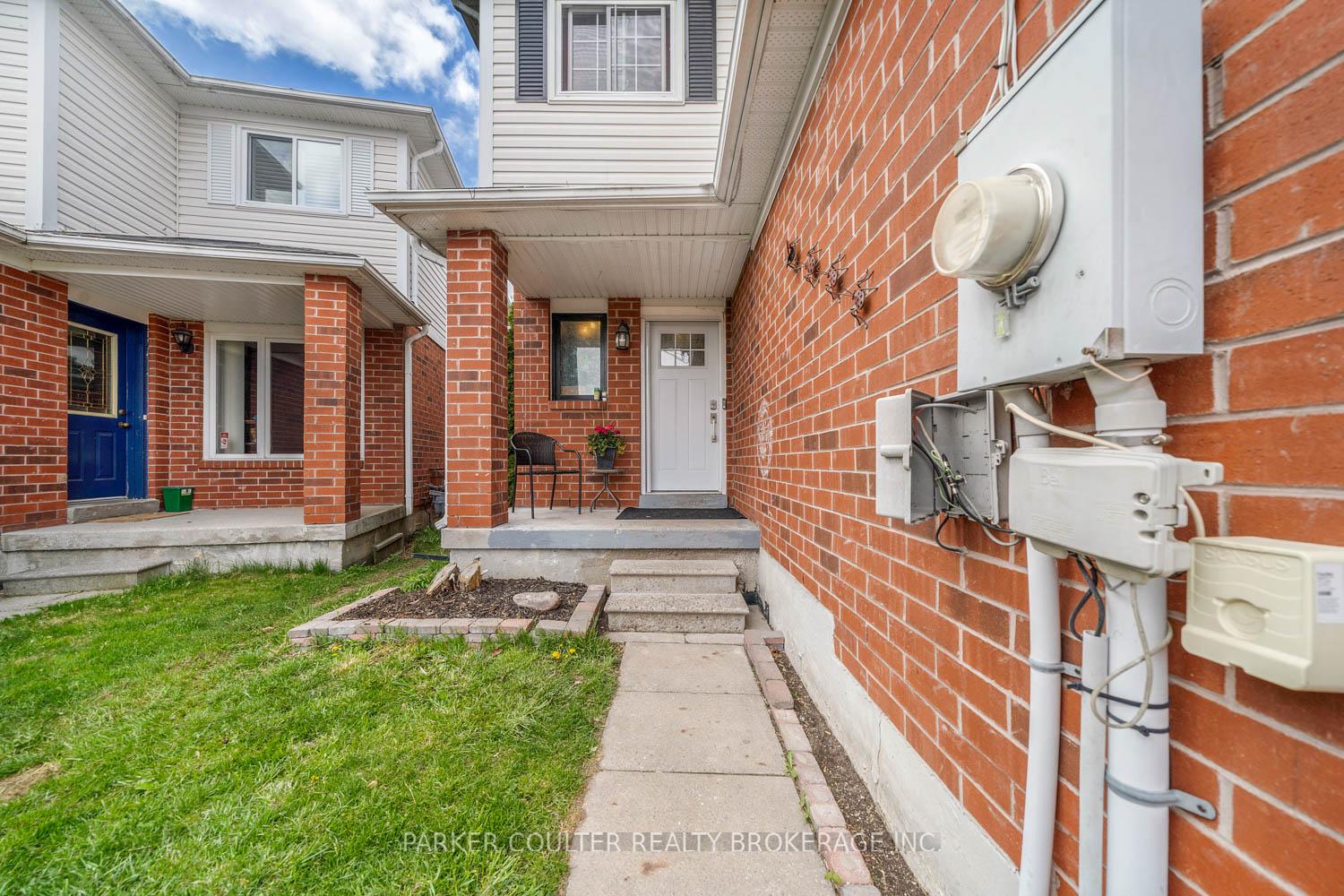 Photo 6 of 8 Pickett Crescent, Barrie, Painswick North — HOMEH