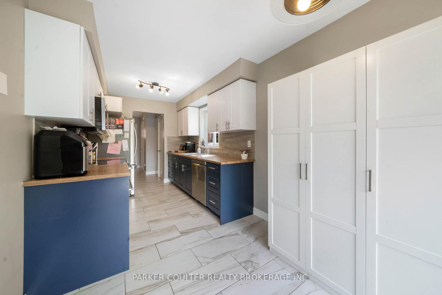 Photo 13 of 8 Pickett Crescent, Barrie, Painswick North — HOMEH