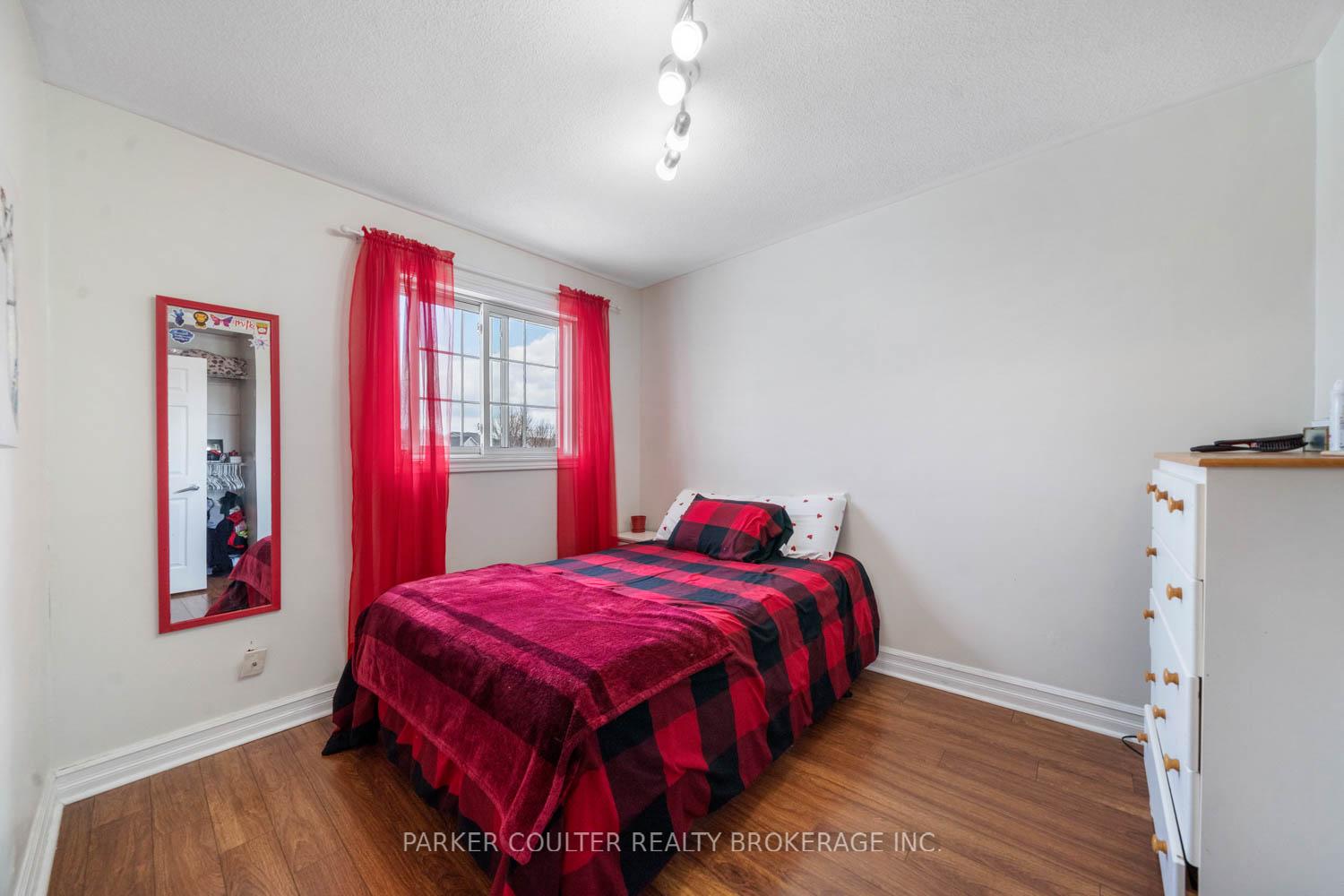 Photo 19 of 8 Pickett Crescent, Barrie, Painswick North — HOMEH