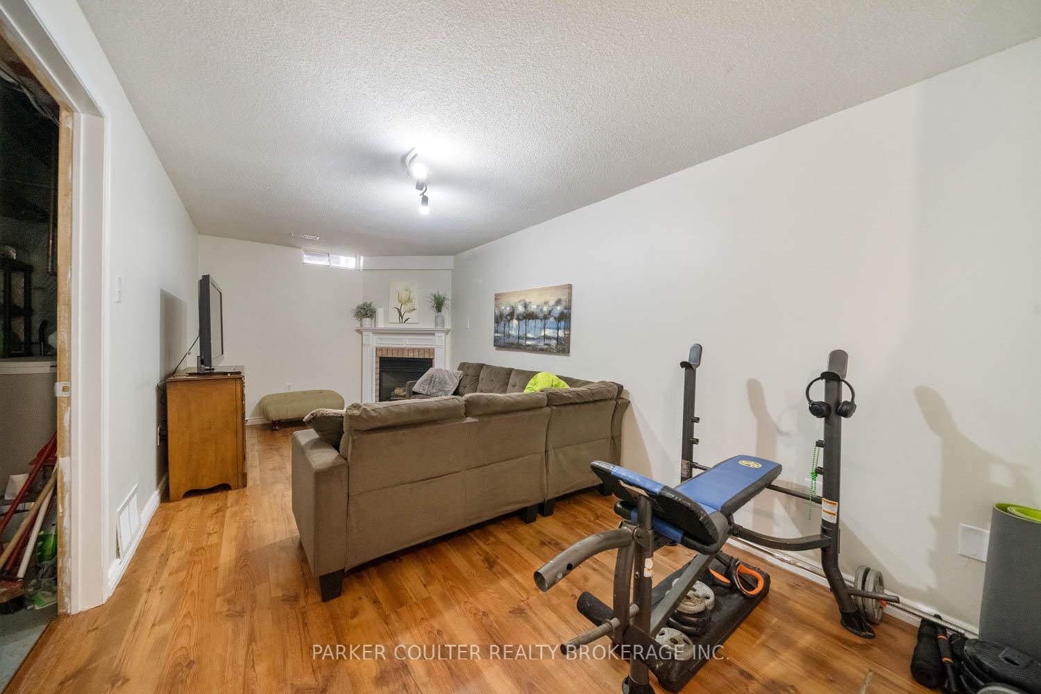 Photo 28 of 8 Pickett Crescent, Barrie, Painswick North — HOMEH