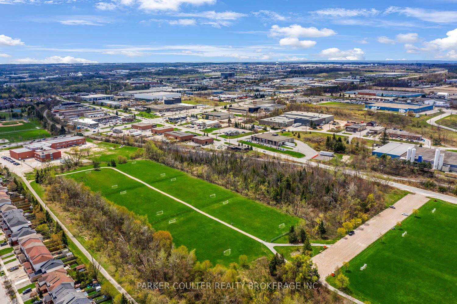Photo 32 of 8 Pickett Crescent, Barrie, Painswick North — HOMEH