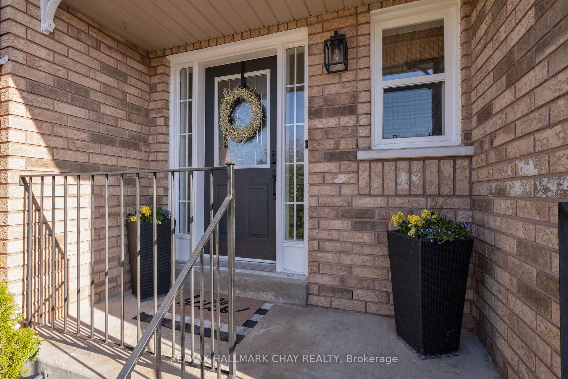 Photo 2 of 57 Cunningham Drive, Barrie, Ardagh — HOMEH